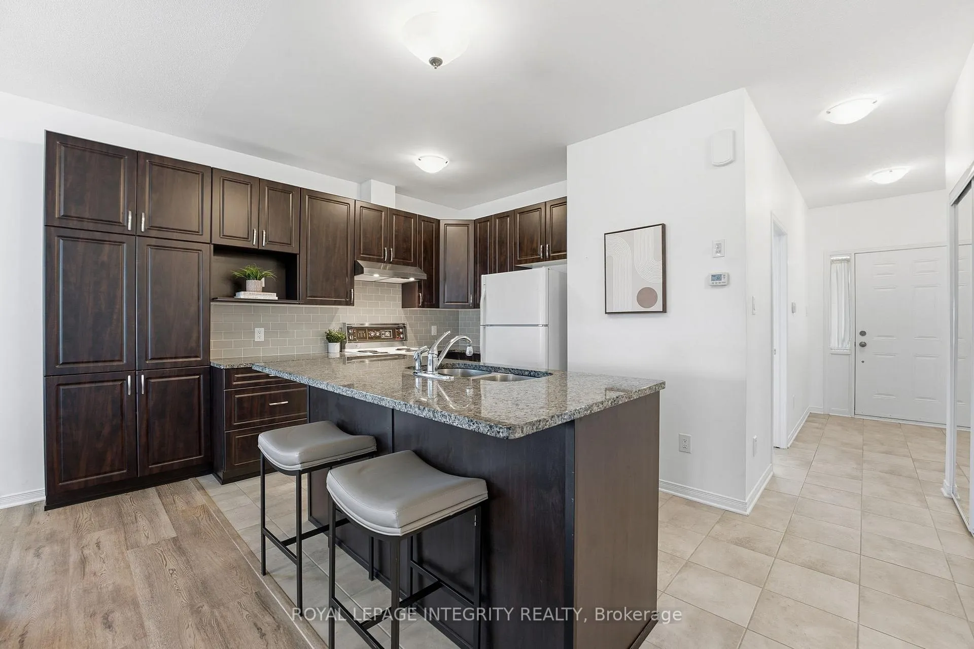 Photo 7 of 200 Rover Street, Ottawa, Kanata - Emerald Meadows/Trailwest — HOMEH