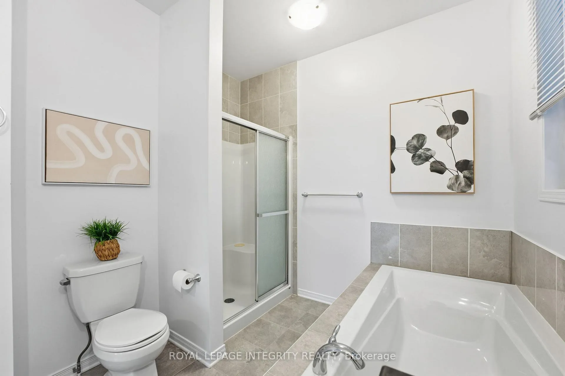 Photo 12 of 200 Rover Street, Ottawa, Kanata - Emerald Meadows/Trailwest — HOMEH