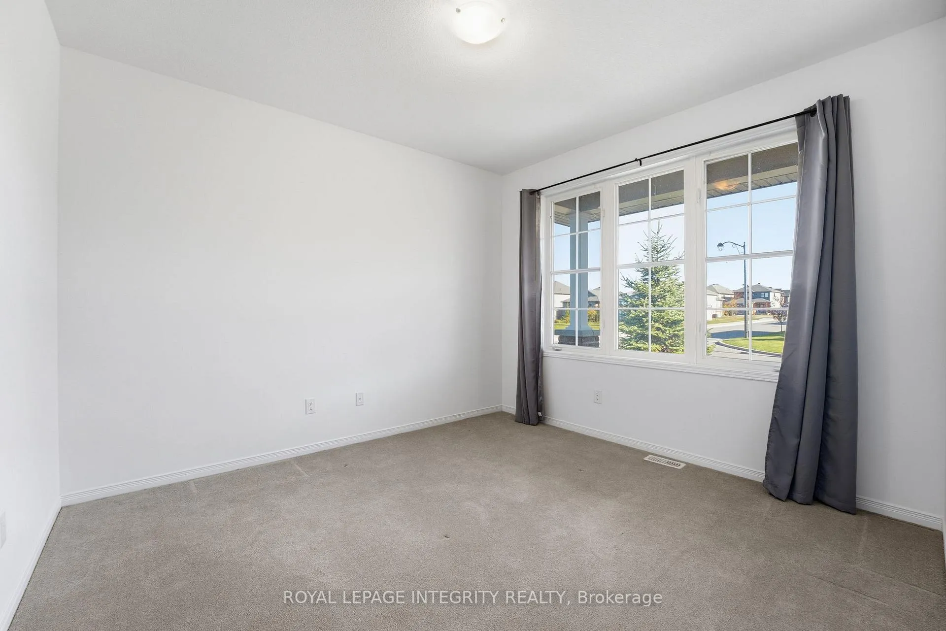 Photo 13 of 200 Rover Street, Ottawa, Kanata - Emerald Meadows/Trailwest — HOMEH