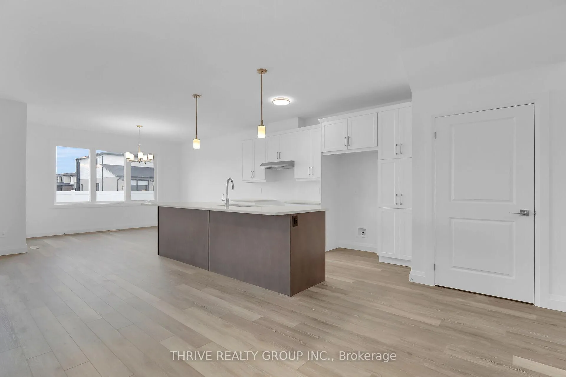 Photo 5 of 2400 Jordan Boulevard, London, North S — HOMEH