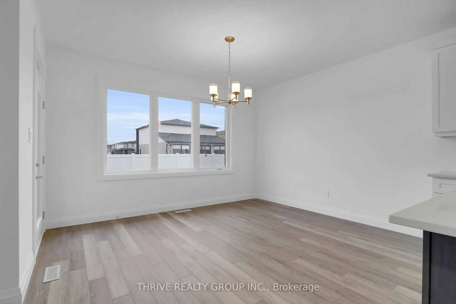 Photo 9 of 2400 Jordan Boulevard, London, North S — HOMEH