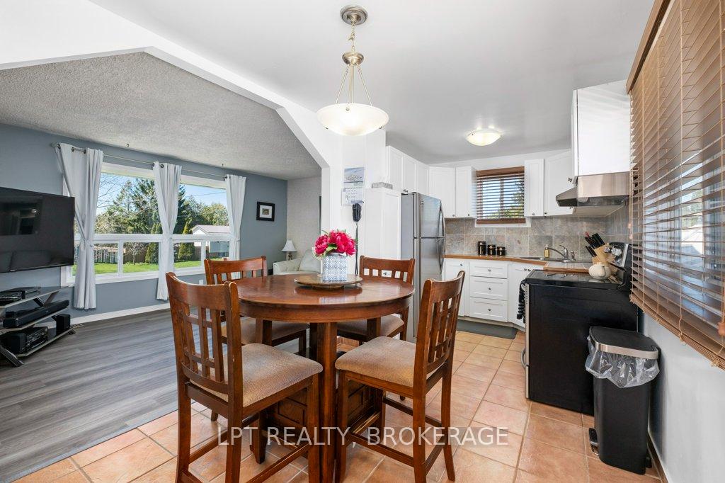 Photo 11 of 3 Deerfield Street, Loyalist, Amherstview — HOMEH