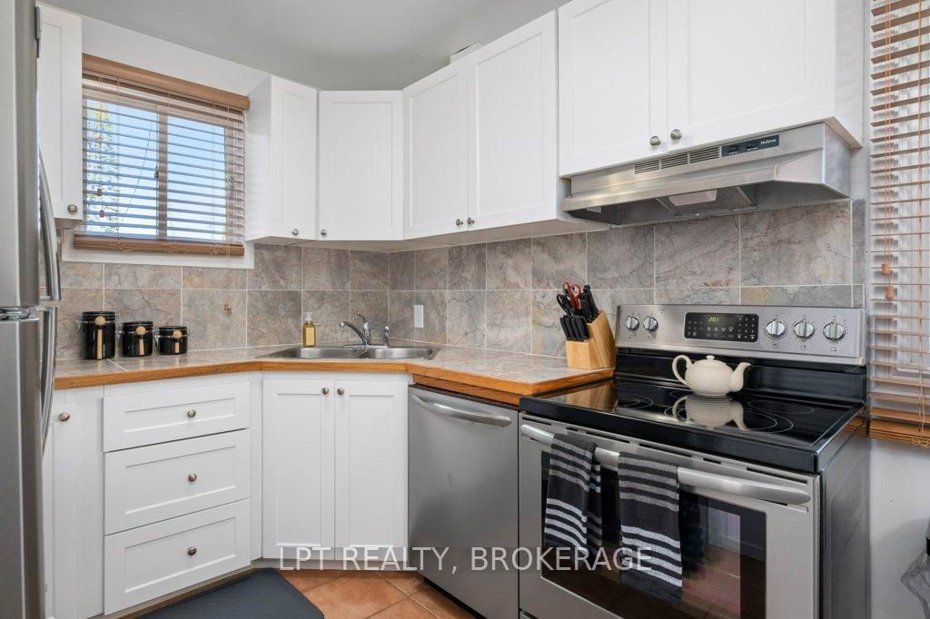 Photo 12 of 3 Deerfield Street, Loyalist, Amherstview — HOMEH