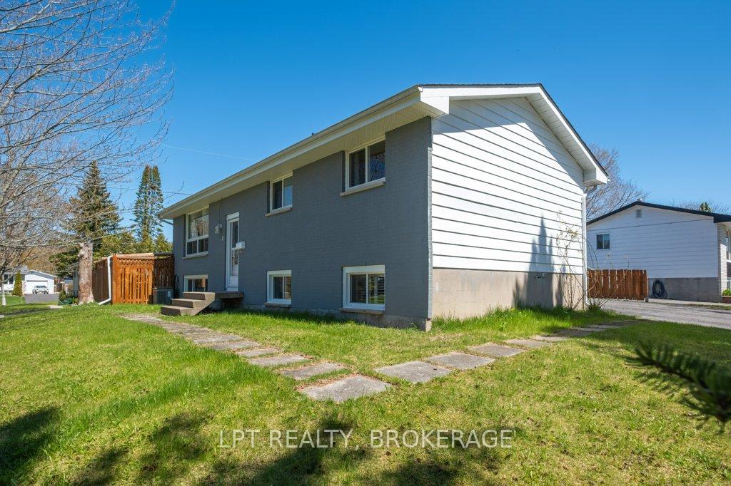 Photo 34 of 3 Deerfield Street, Loyalist, Amherstview — HOMEH