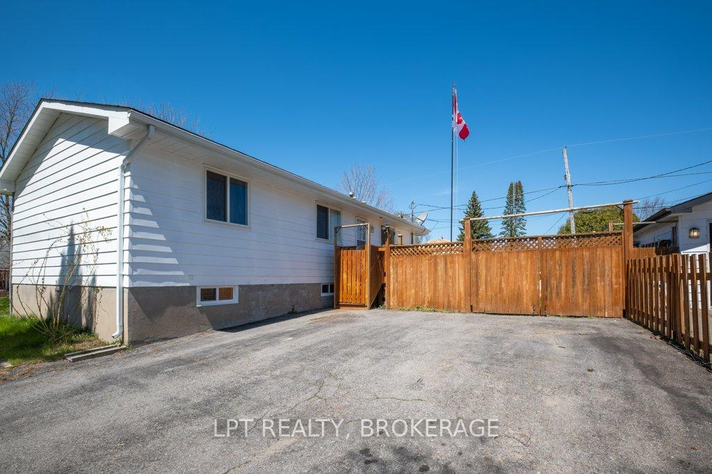 Photo 35 of 3 Deerfield Street, Loyalist, Amherstview — HOMEH