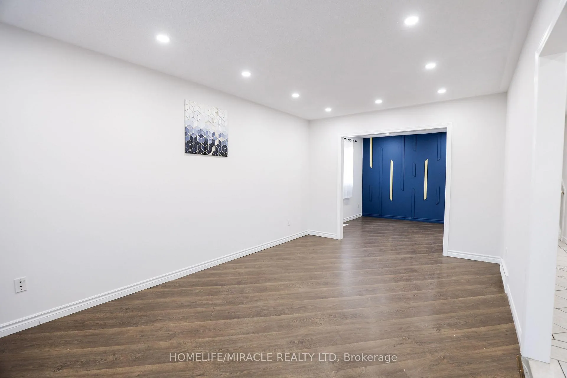 Photo 12 of 699 Classic Drive, London, East P — HOMEH
