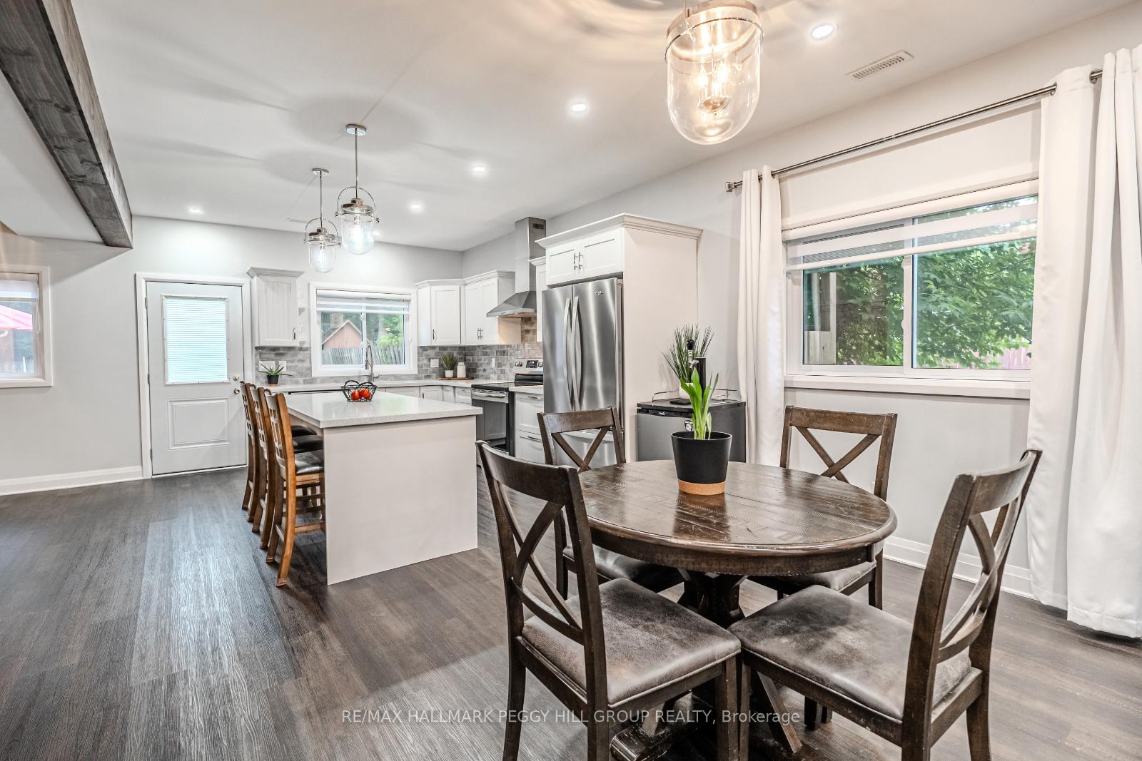 Photo 4 of 679 10th Line, Innisfil, Rural Innisfil — HOMEH
