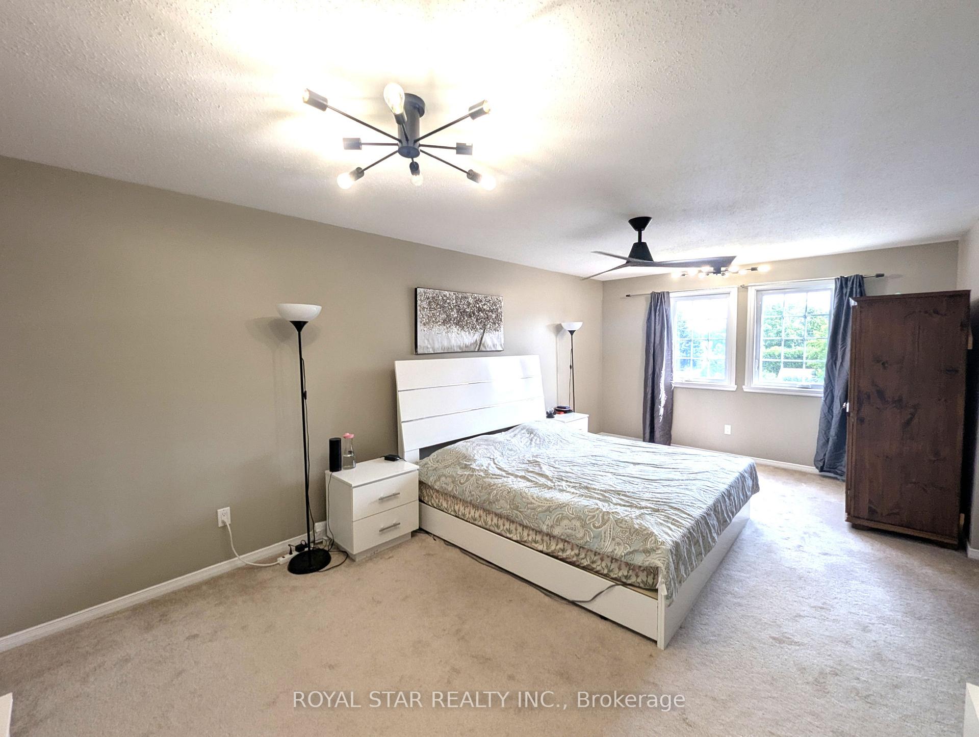 Photo 14 of 18 Collingwood Crescent, Ottawa, Kanata - Morgan's Grant/South March — HOMEH