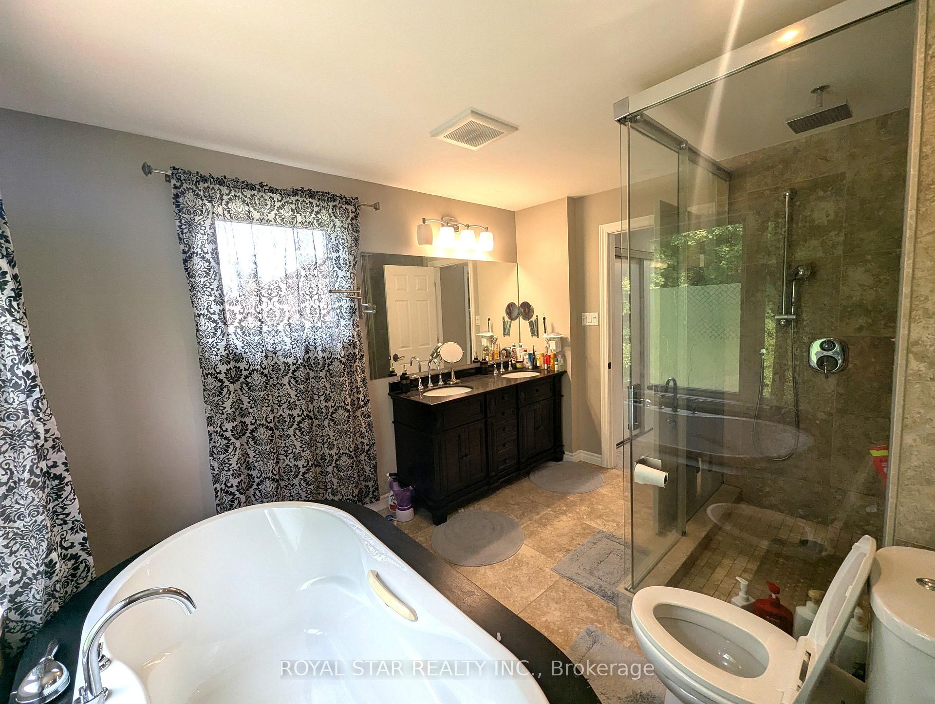 Photo 17 of 18 Collingwood Crescent, Ottawa, Kanata - Morgan's Grant/South March — HOMEH