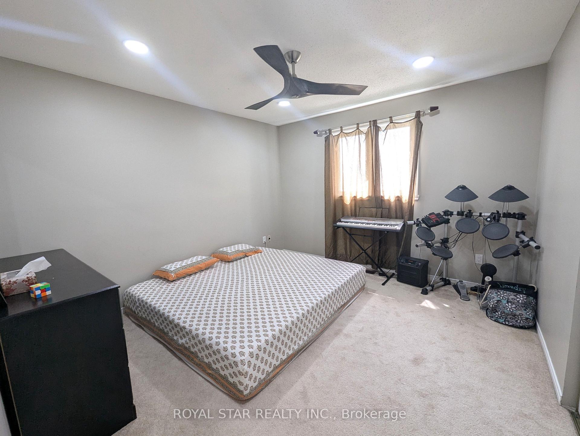 Photo 21 of 18 Collingwood Crescent, Ottawa, Kanata - Morgan's Grant/South March — HOMEH
