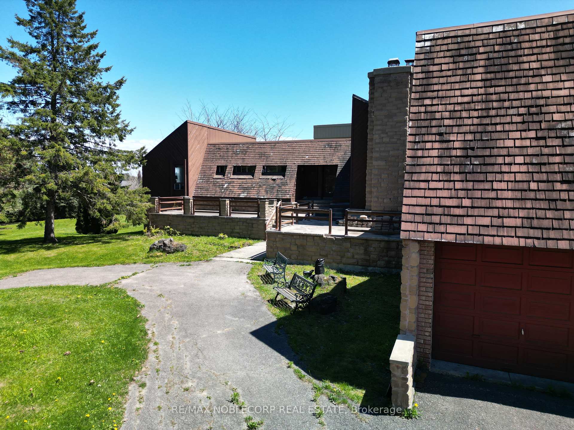 Photo 1 of 7 Scott Crescent, King, King City — HOMEH