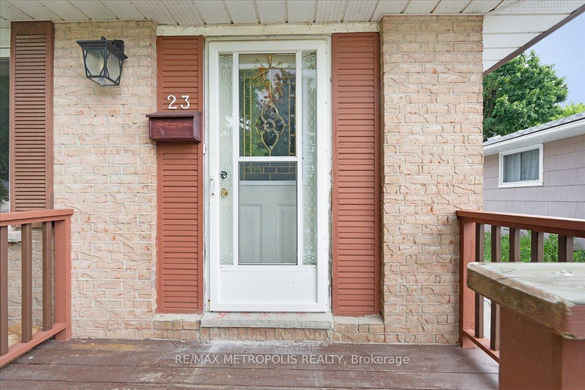 Photo 4 of Unit Upper, 23 Silver Aspen Crescent, Kitchener, Forest Heights — HOMEH