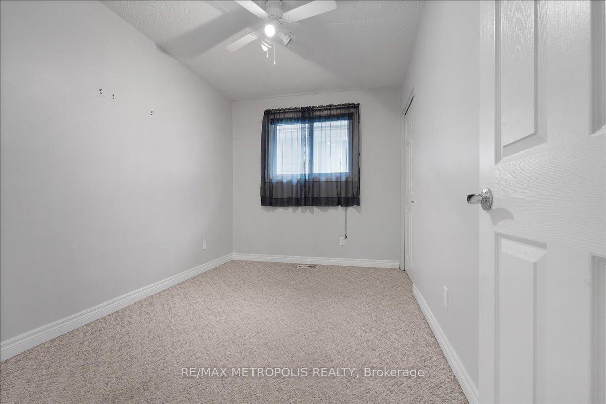 Photo 9 of Unit Upper, 23 Silver Aspen Crescent, Kitchener, Forest Heights — HOMEH