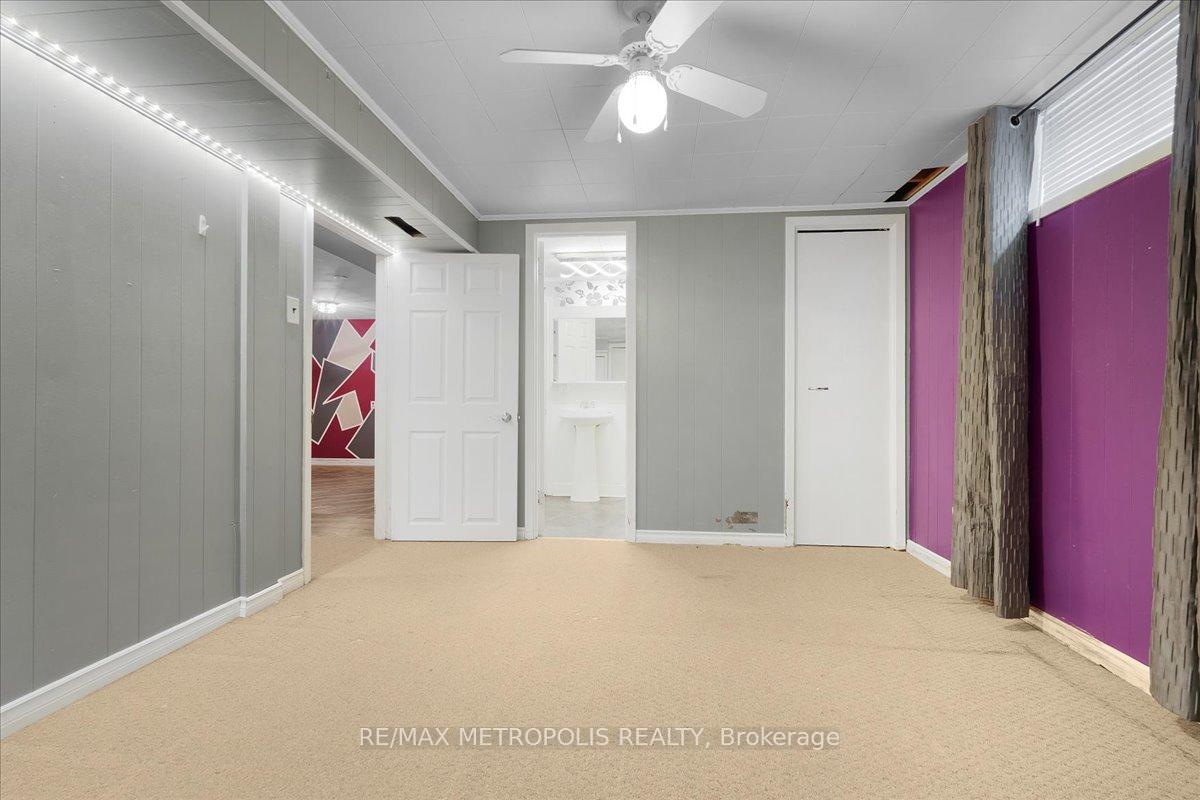 Photo 18 of Unit Upper, 23 Silver Aspen Crescent, Kitchener, Forest Heights — HOMEH