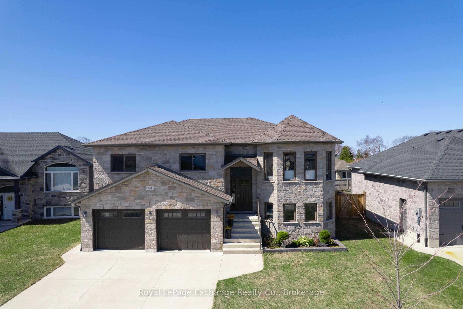 Photo 1 of 40 Lakefield Drive, Kincardine — HOMEH