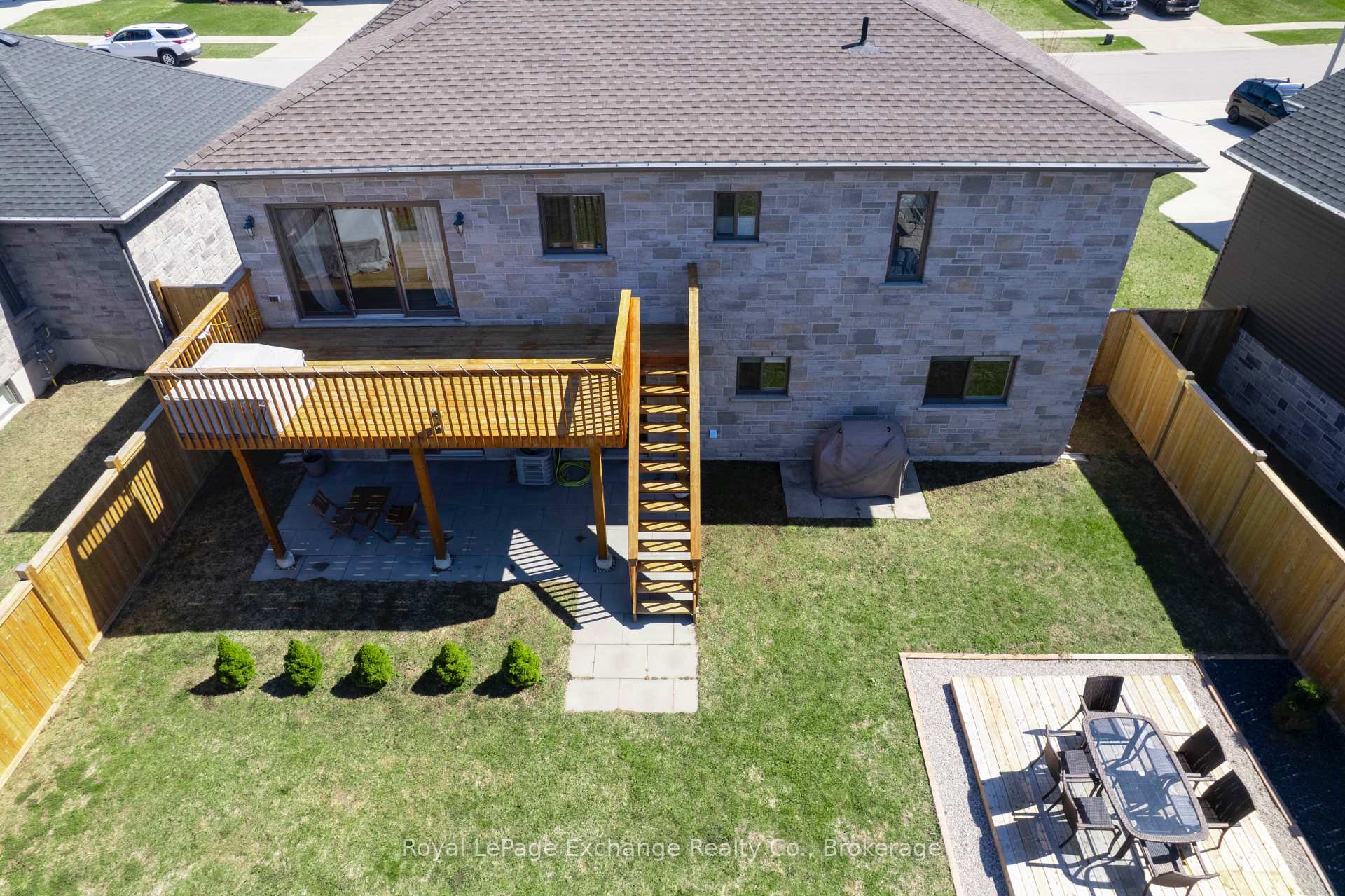 Photo 4 of 40 Lakefield Drive, Kincardine — HOMEH