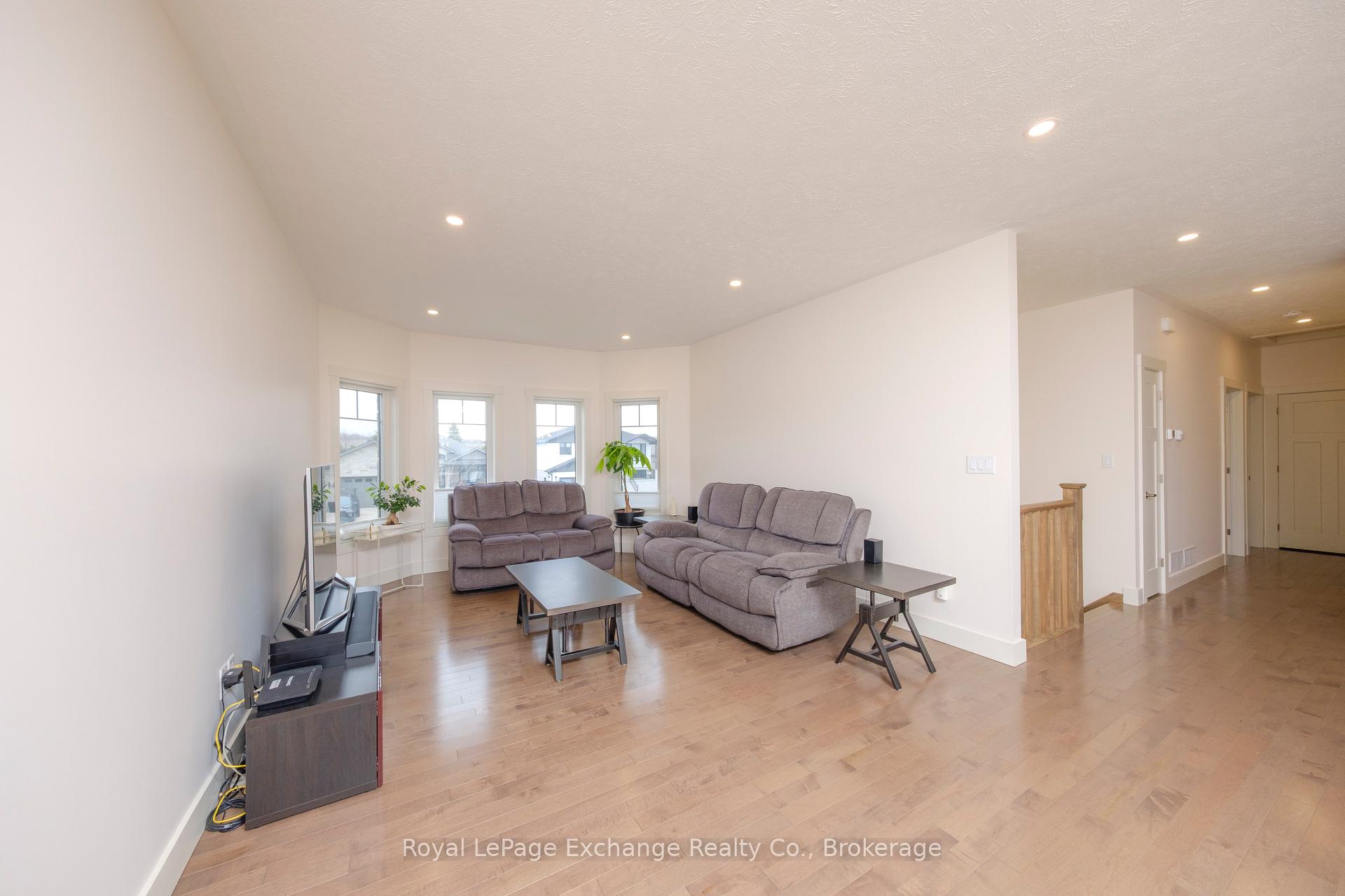 Photo 16 of 40 Lakefield Drive, Kincardine — HOMEH