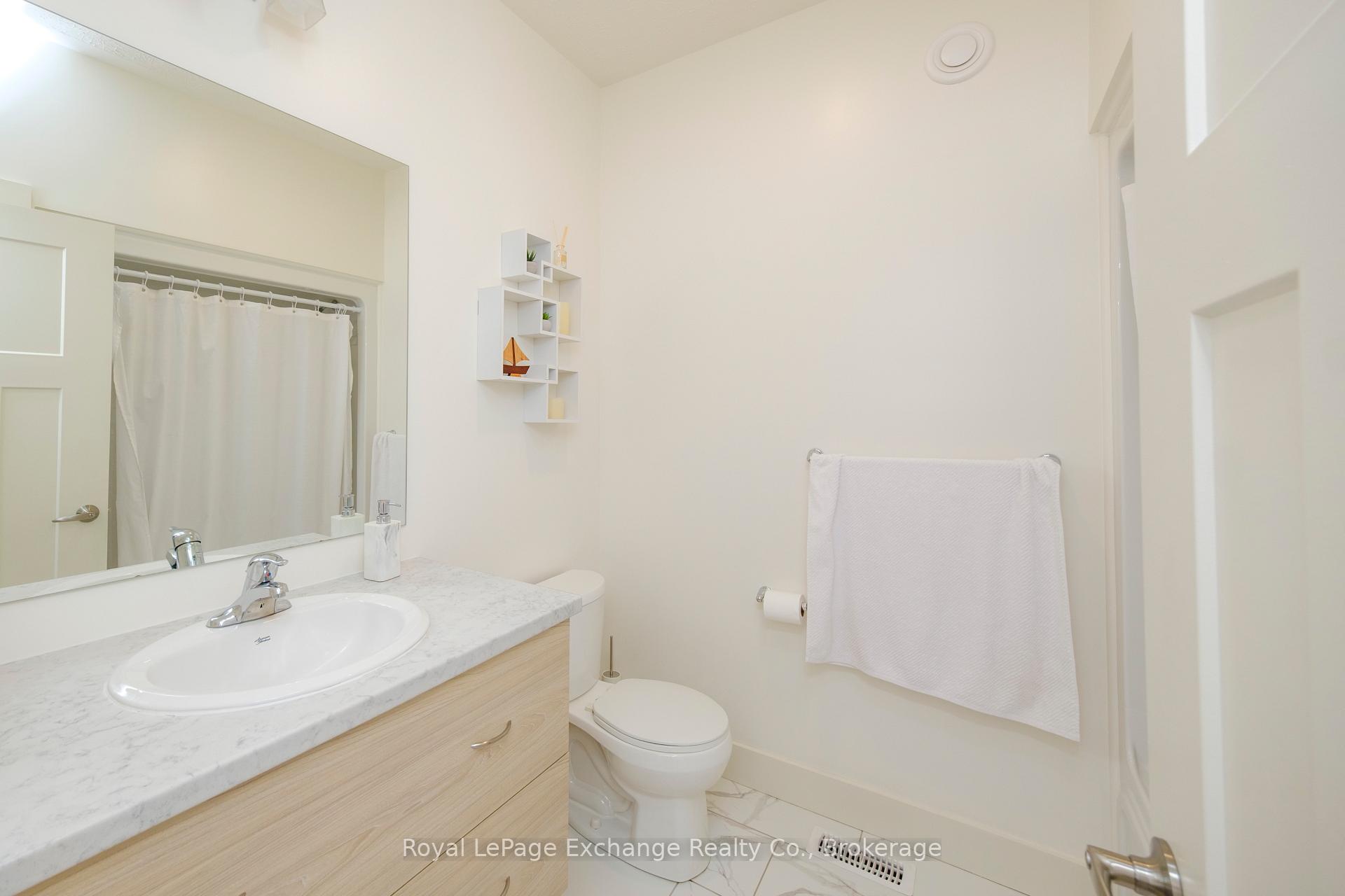 Photo 17 of 40 Lakefield Drive, Kincardine — HOMEH