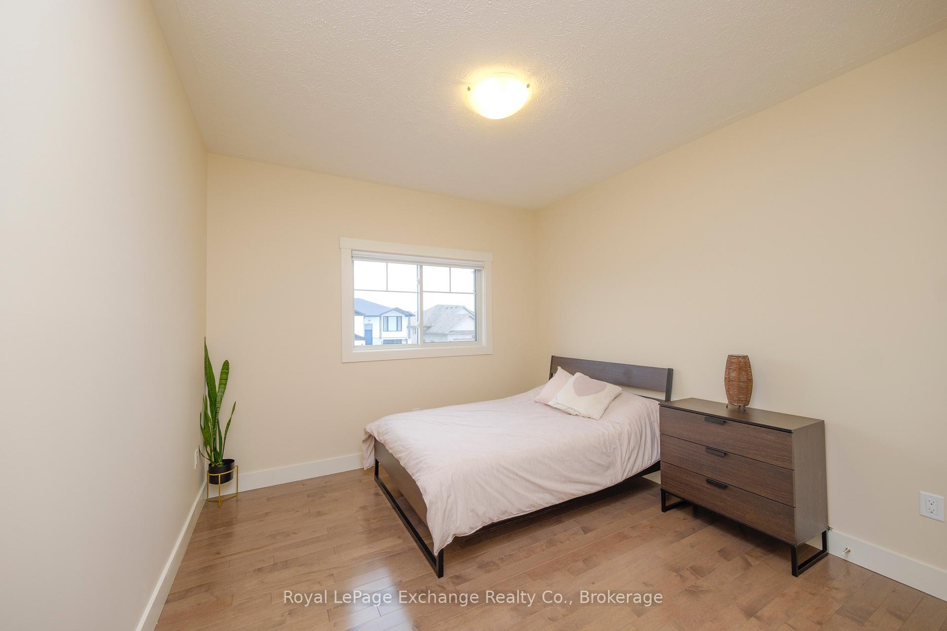 Photo 19 of 40 Lakefield Drive, Kincardine — HOMEH