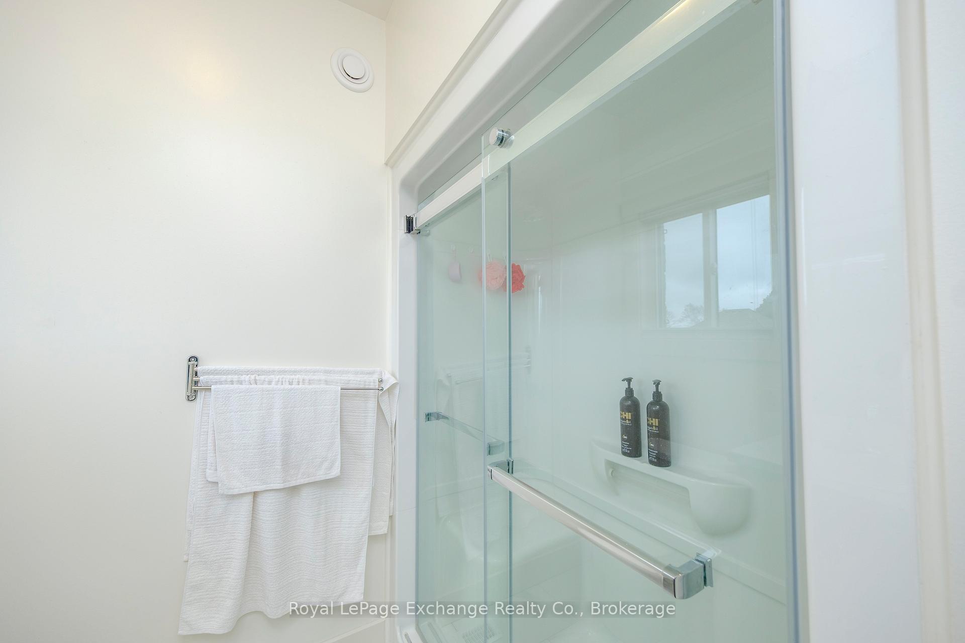 Photo 22 of 40 Lakefield Drive, Kincardine — HOMEH