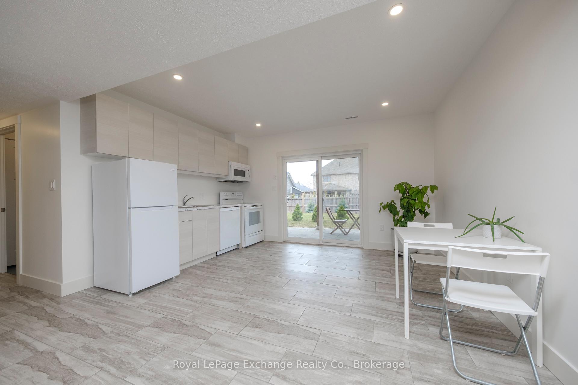 Photo 25 of 40 Lakefield Drive, Kincardine — HOMEH