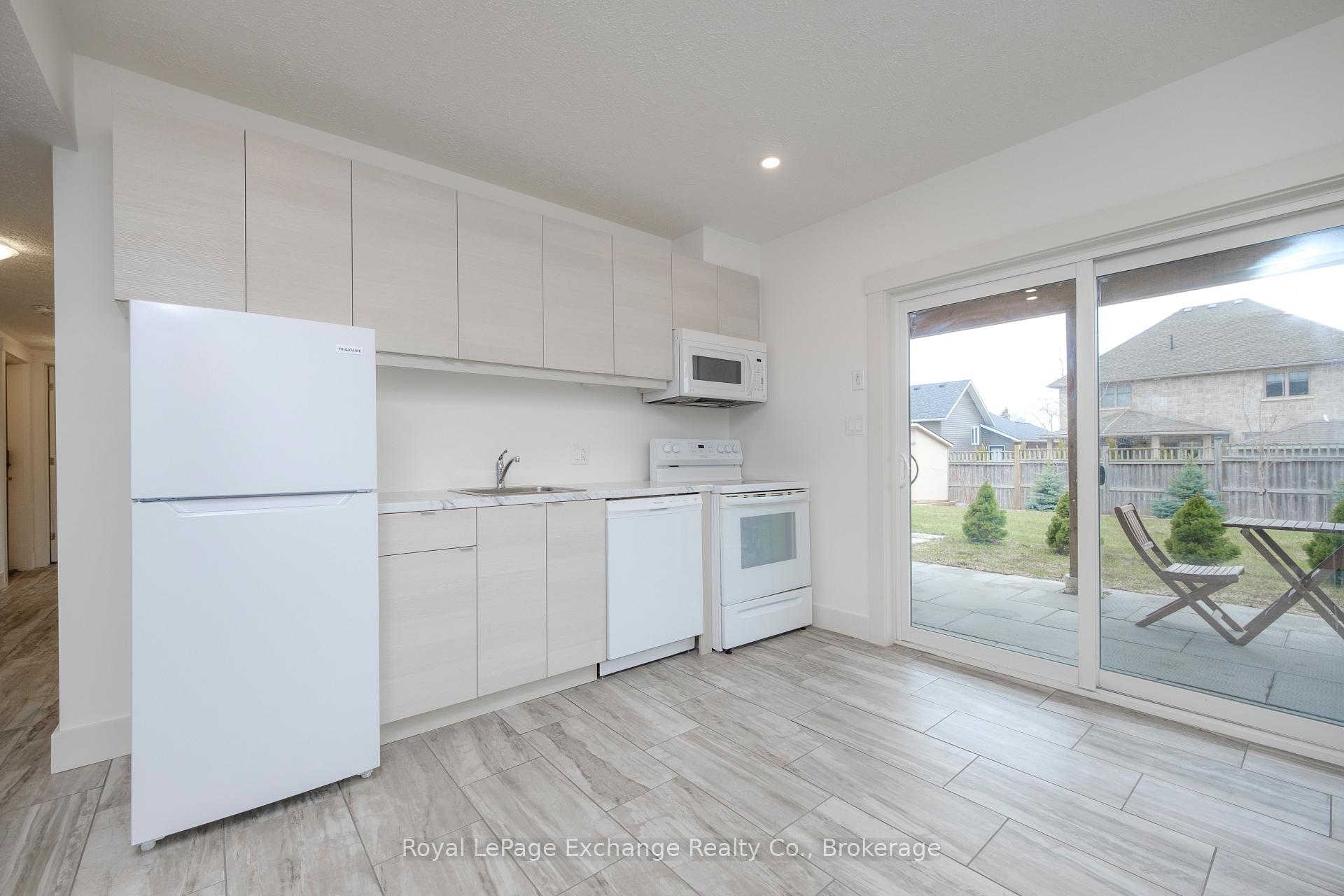 Photo 26 of 40 Lakefield Drive, Kincardine — HOMEH