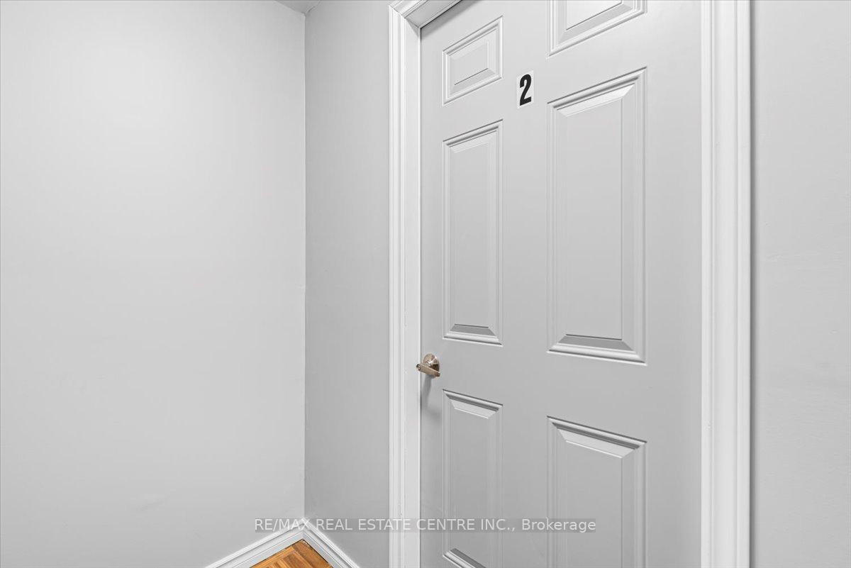 Photo 4 of Unit 2, 273 Rosslyn Avenue N, Hamilton, Crown Point — HOMEH