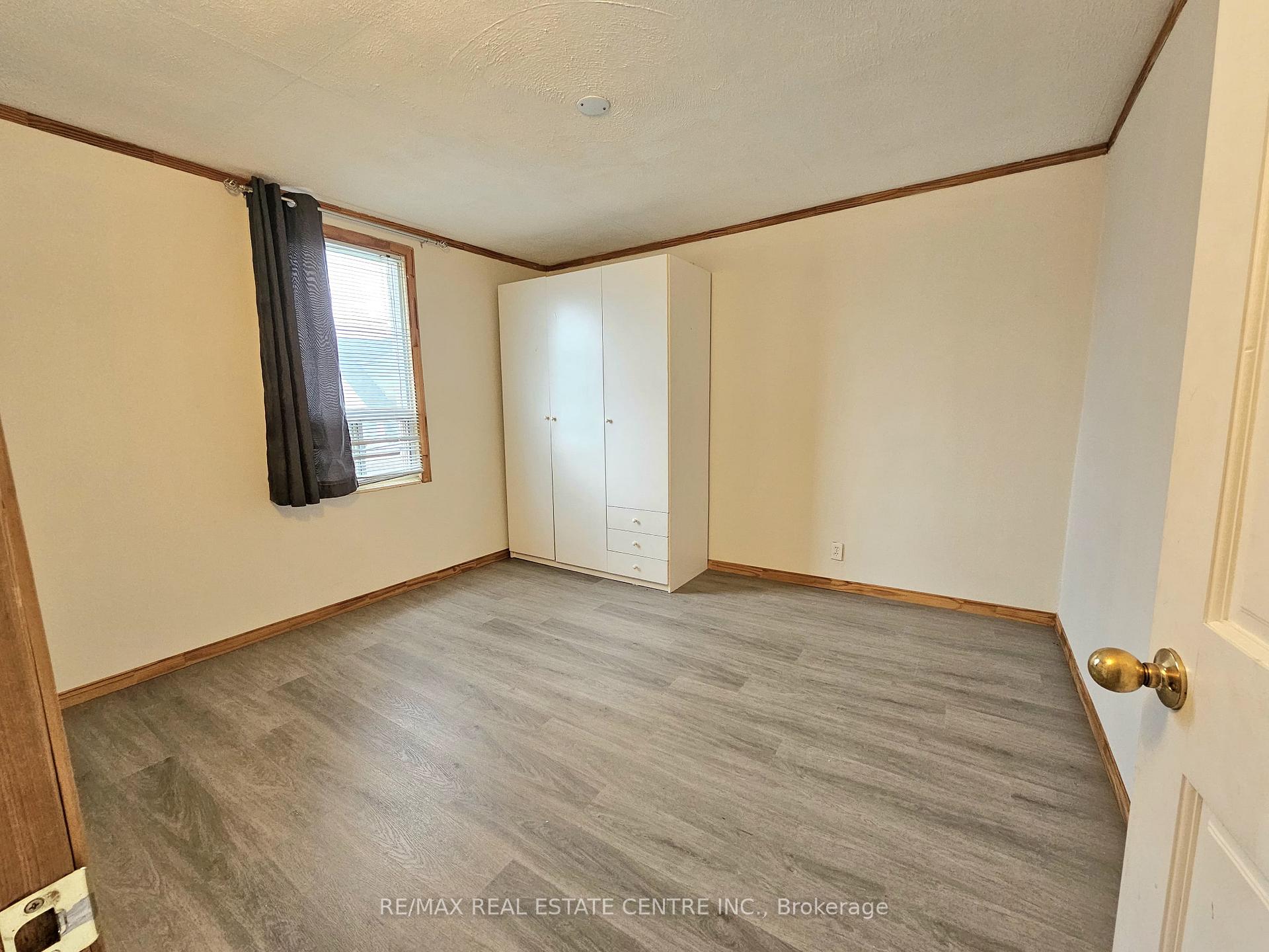 Photo 6 of Unit 2, 273 Rosslyn Avenue N, Hamilton, Crown Point — HOMEH