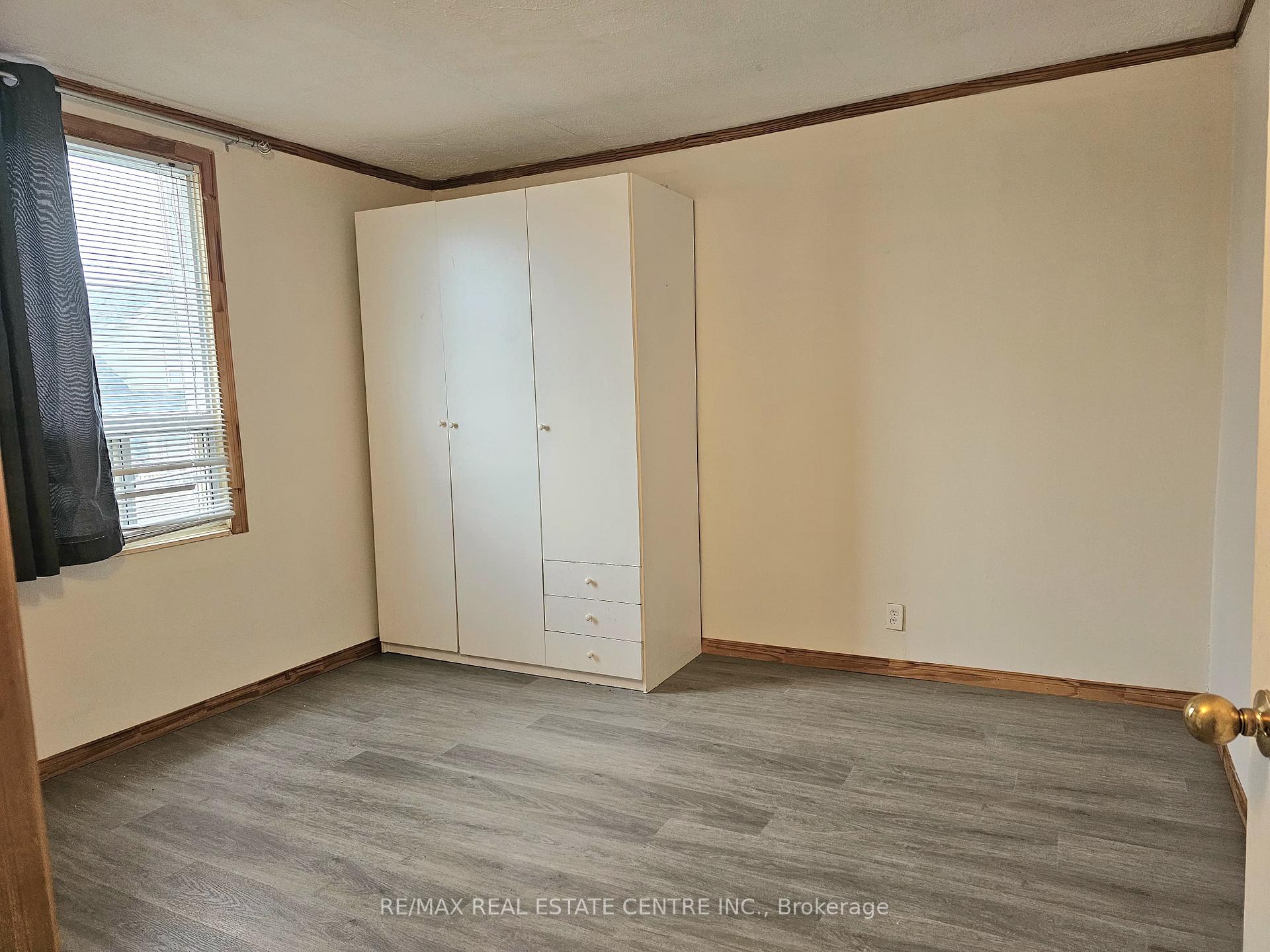 Photo 7 of Unit 2, 273 Rosslyn Avenue N, Hamilton, Crown Point — HOMEH