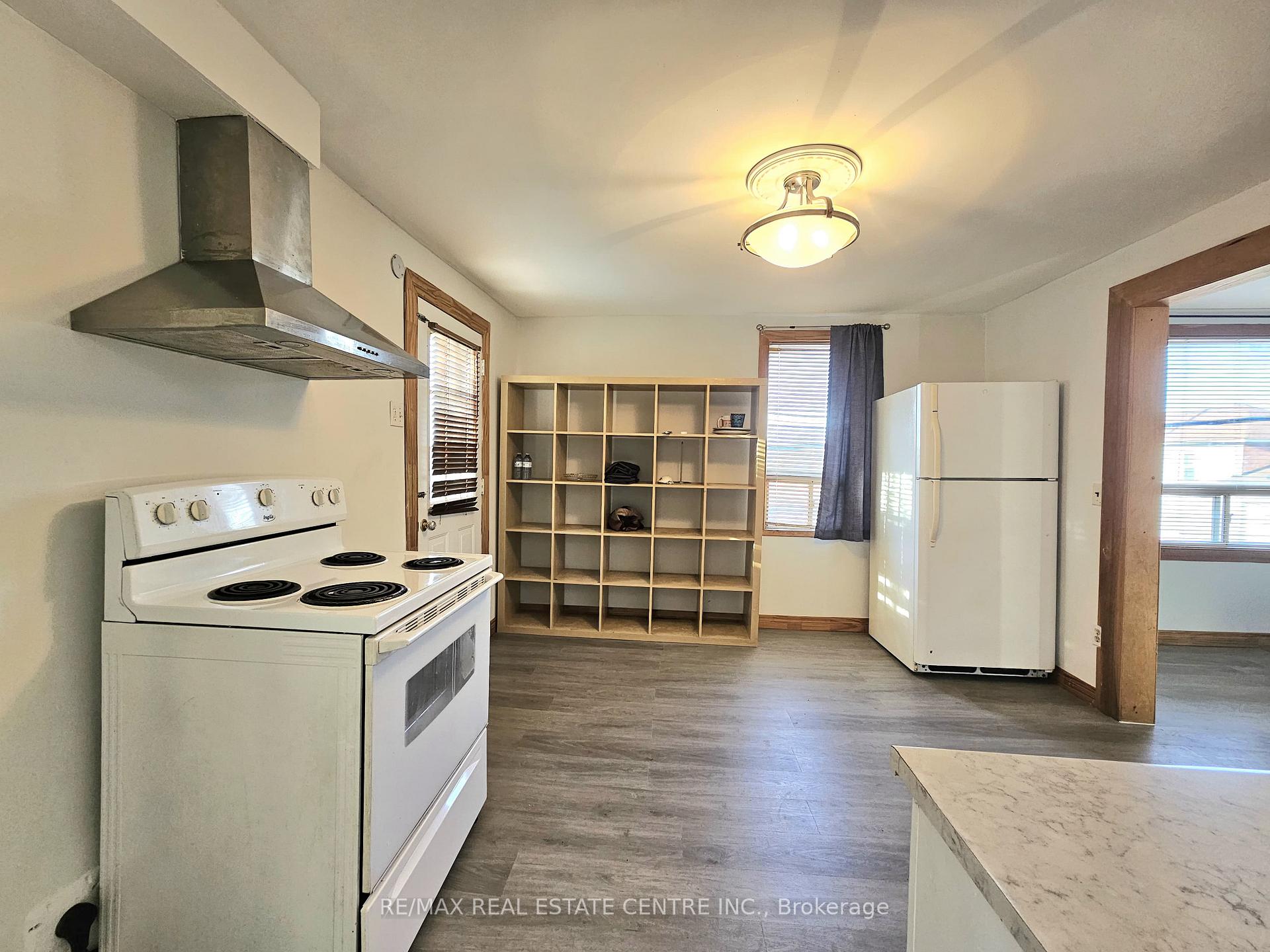 Photo 9 of Unit 2, 273 Rosslyn Avenue N, Hamilton, Crown Point — HOMEH