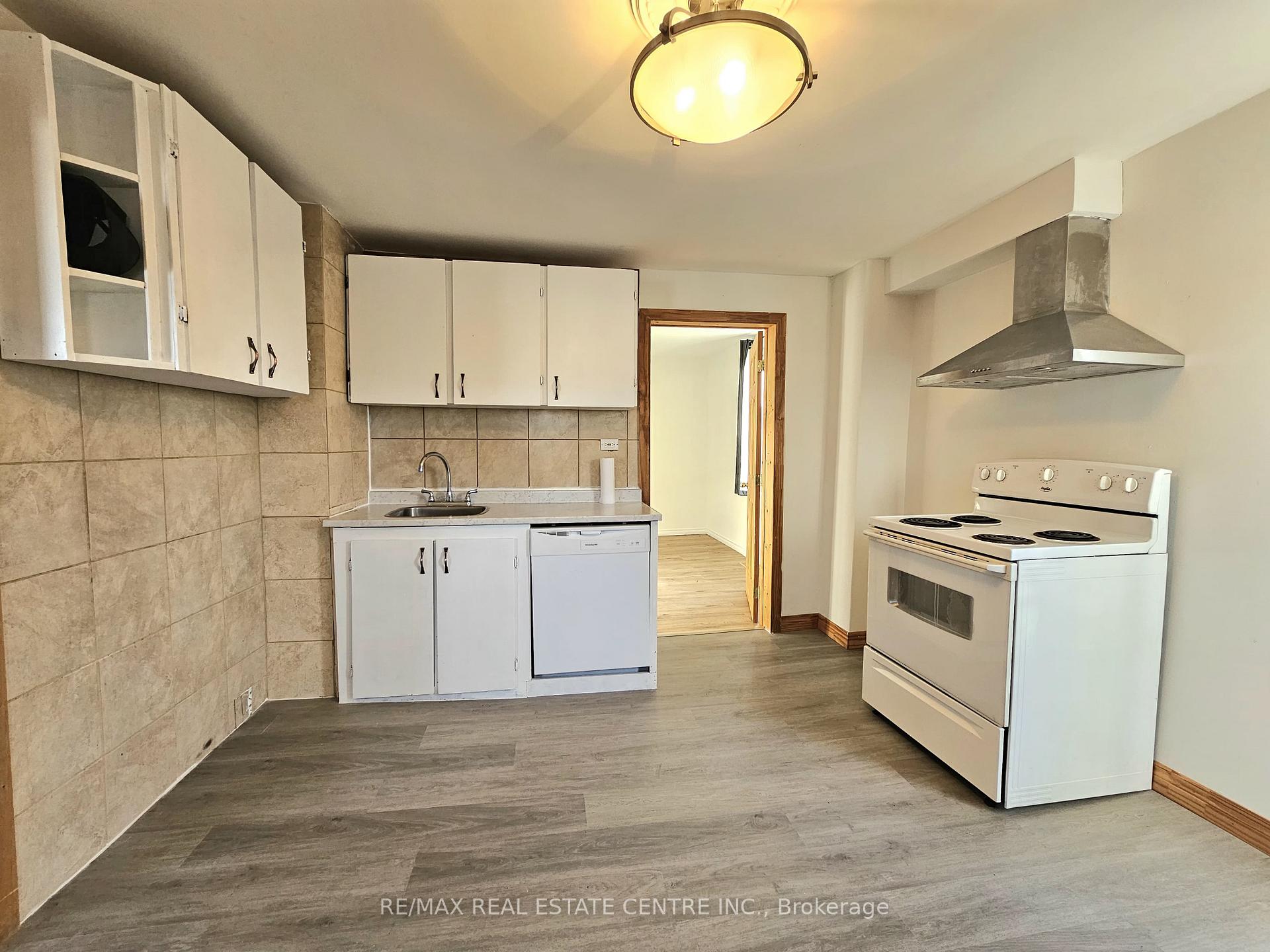 Photo 13 of Unit 2, 273 Rosslyn Avenue N, Hamilton, Crown Point — HOMEH