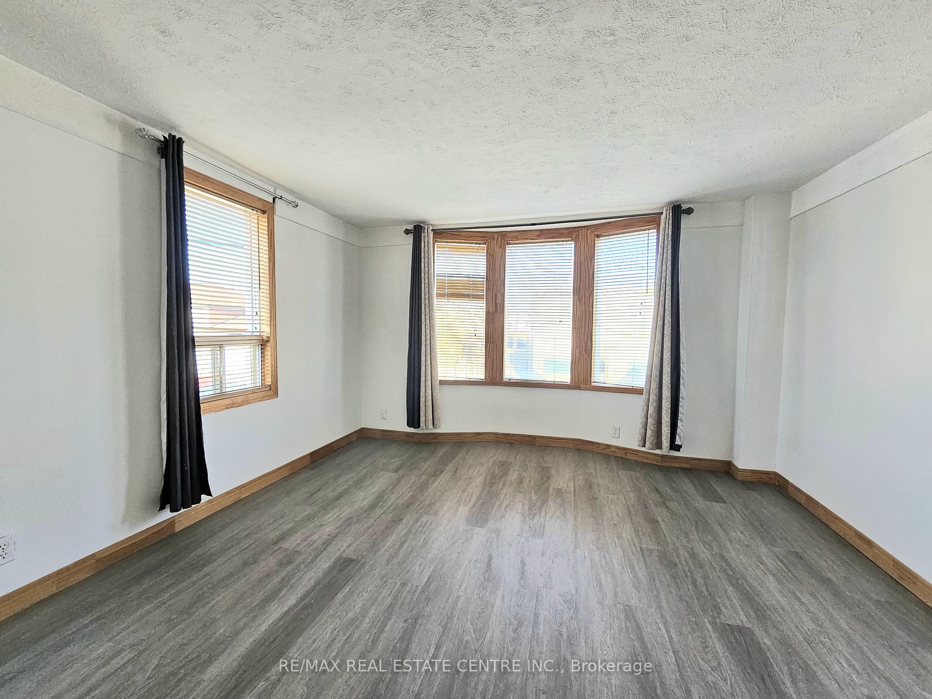 Photo 15 of Unit 2, 273 Rosslyn Avenue N, Hamilton, Crown Point — HOMEH