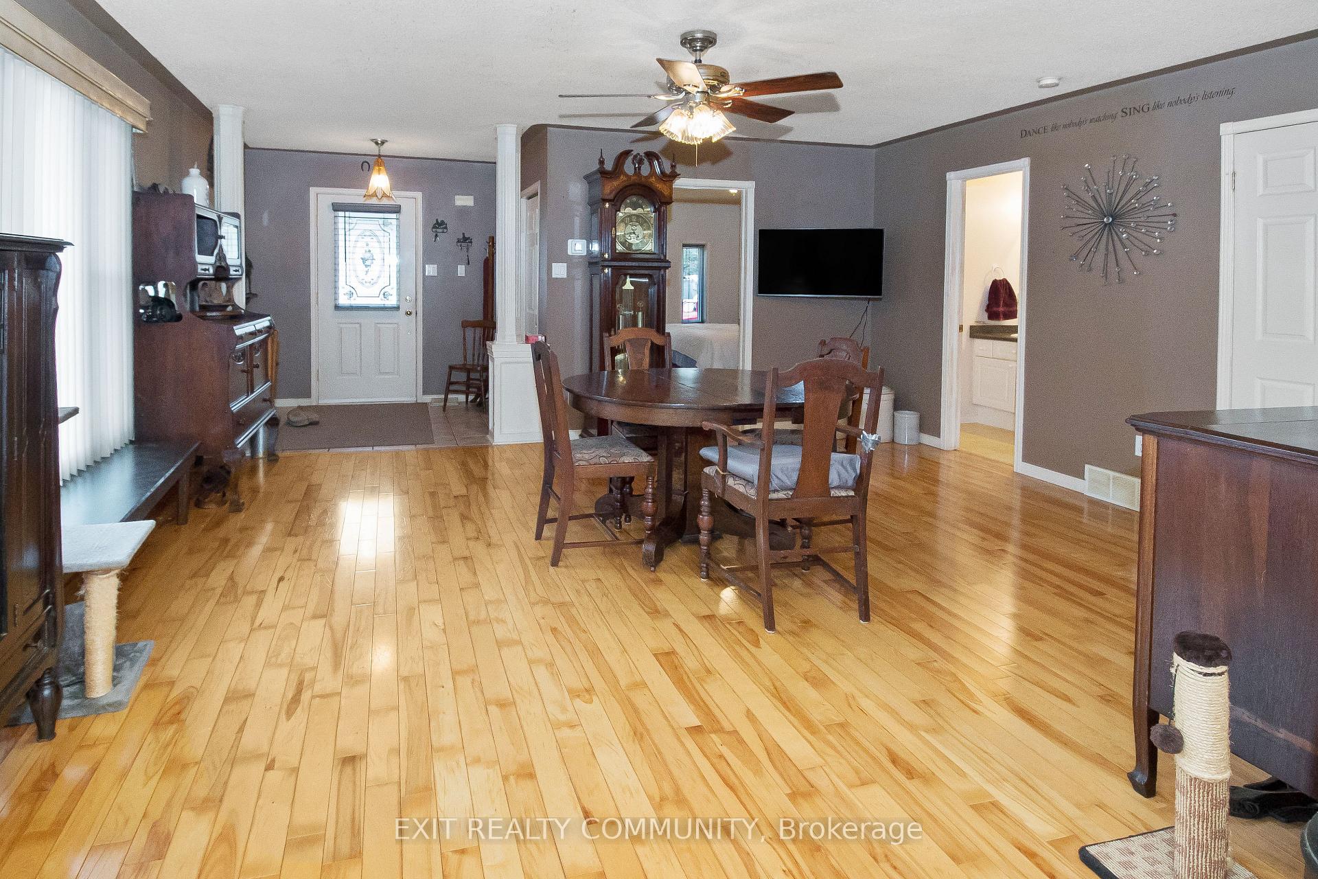 Photo 7 of 6308 William Street, Lucan Biddulph, Lucan — HOMEH