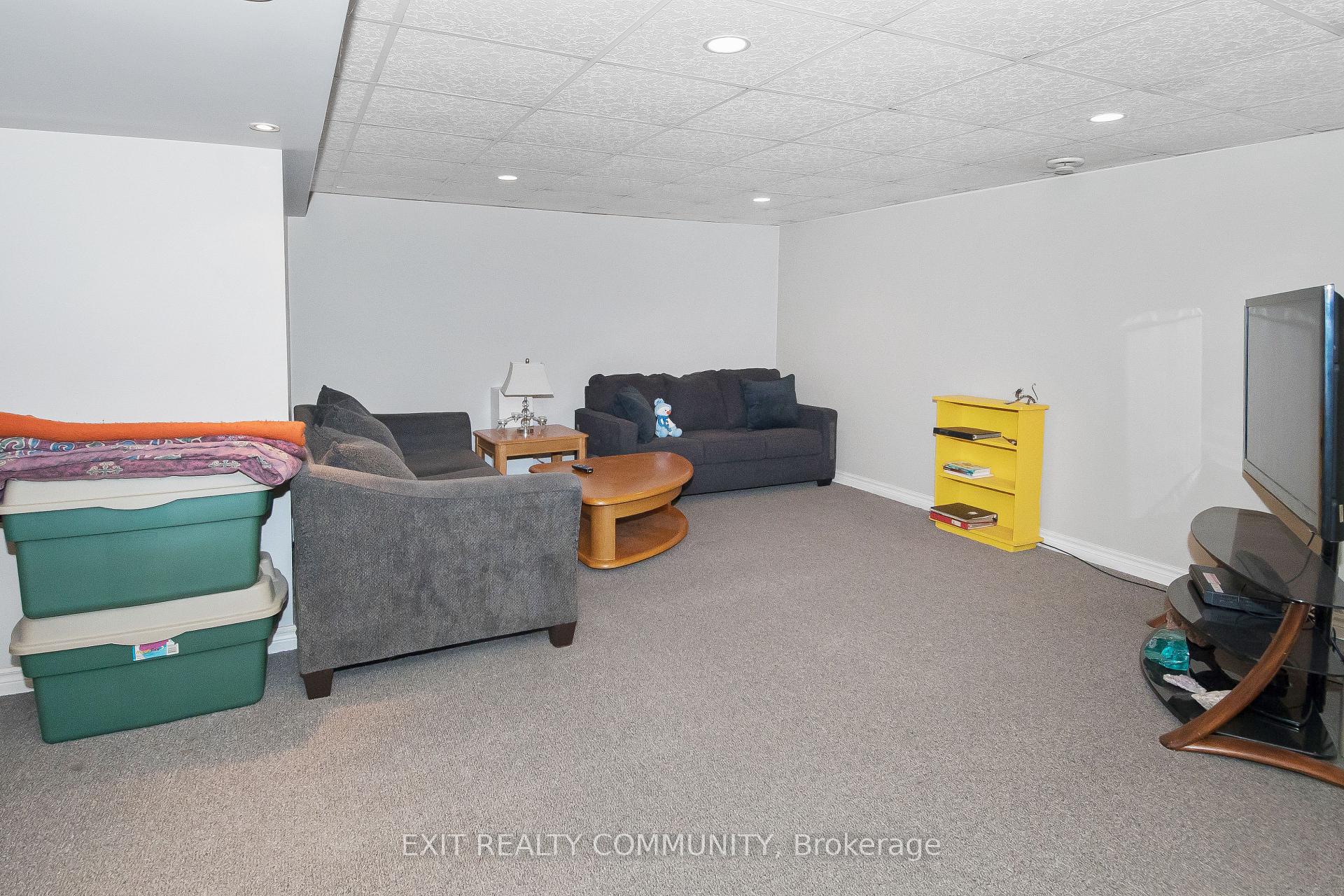Photo 18 of 6308 William Street, Lucan Biddulph, Lucan — HOMEH