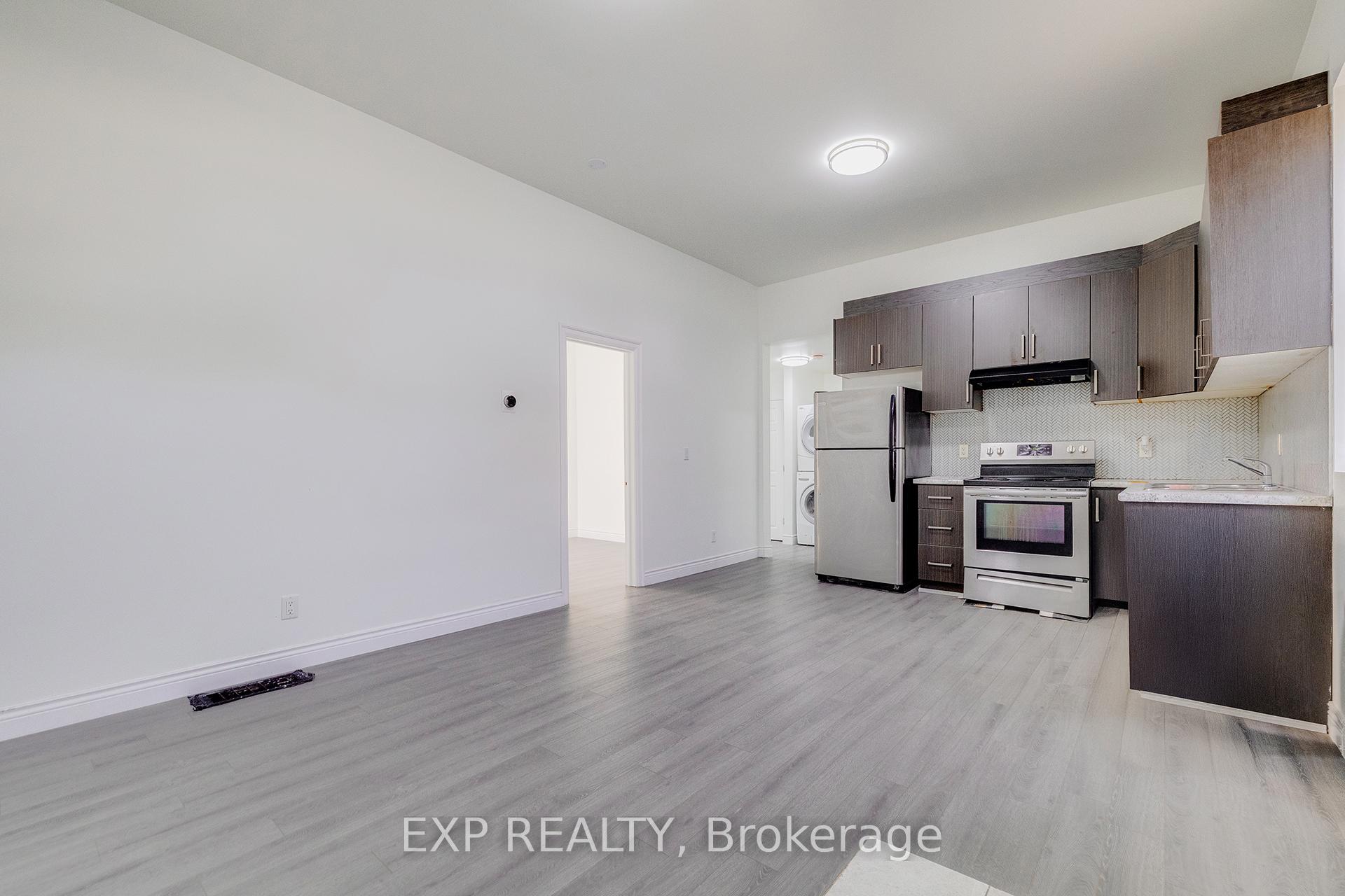 Photo 4 of 445 Hamilton Road, London, East L — HOMEH