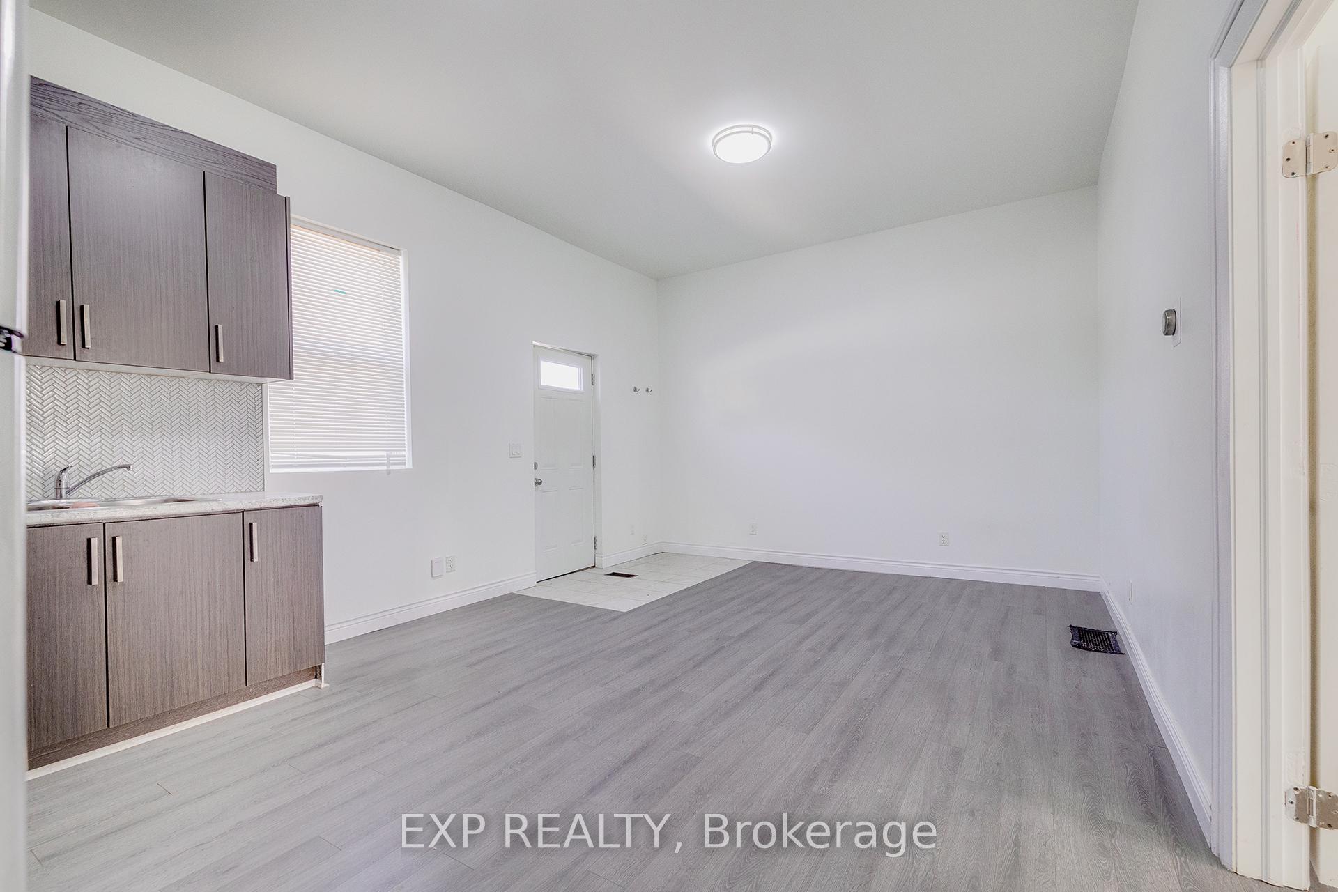 Photo 5 of 445 Hamilton Road, London, East L — HOMEH