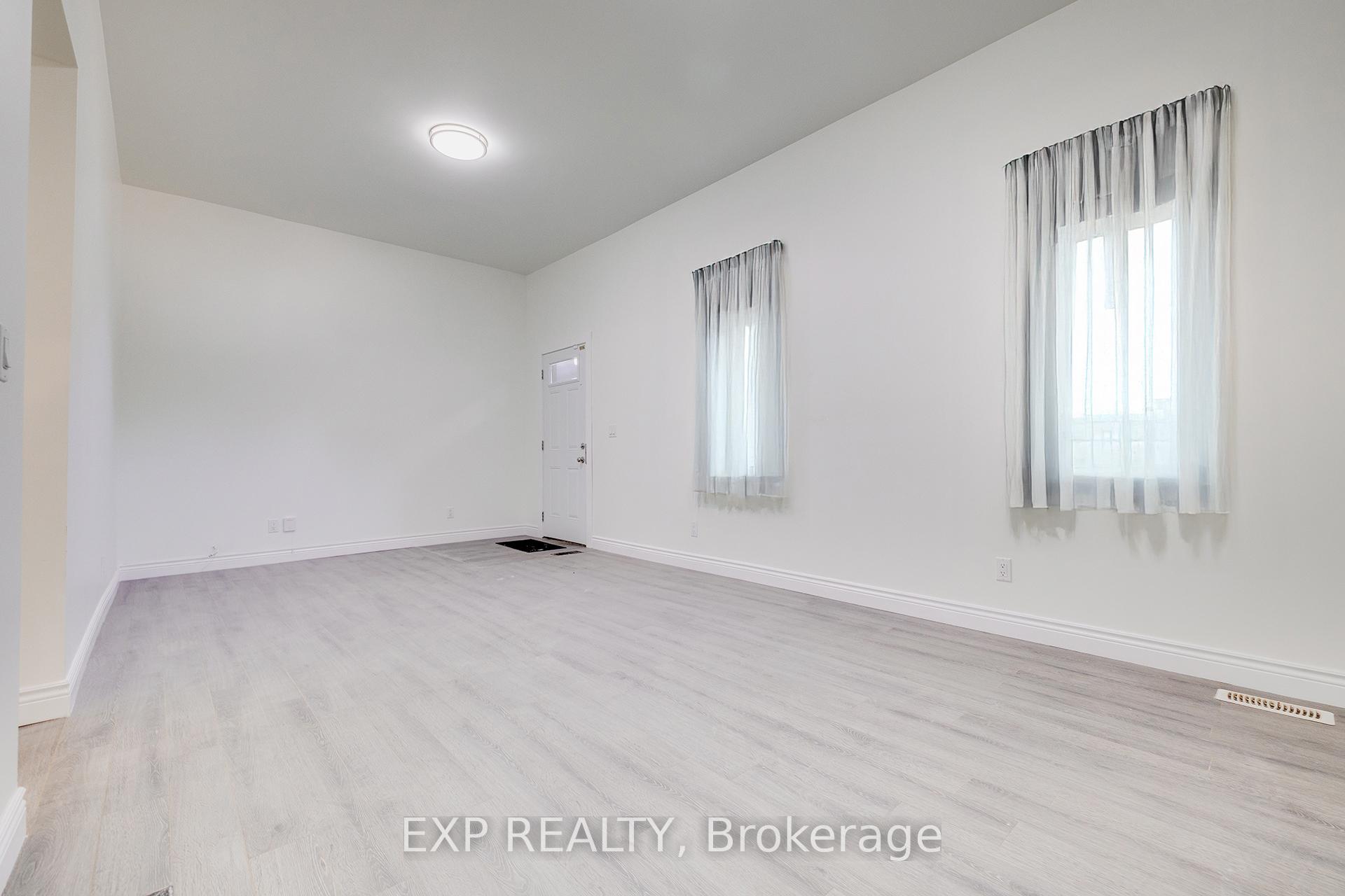 Photo 11 of 445 Hamilton Road, London, East L — HOMEH