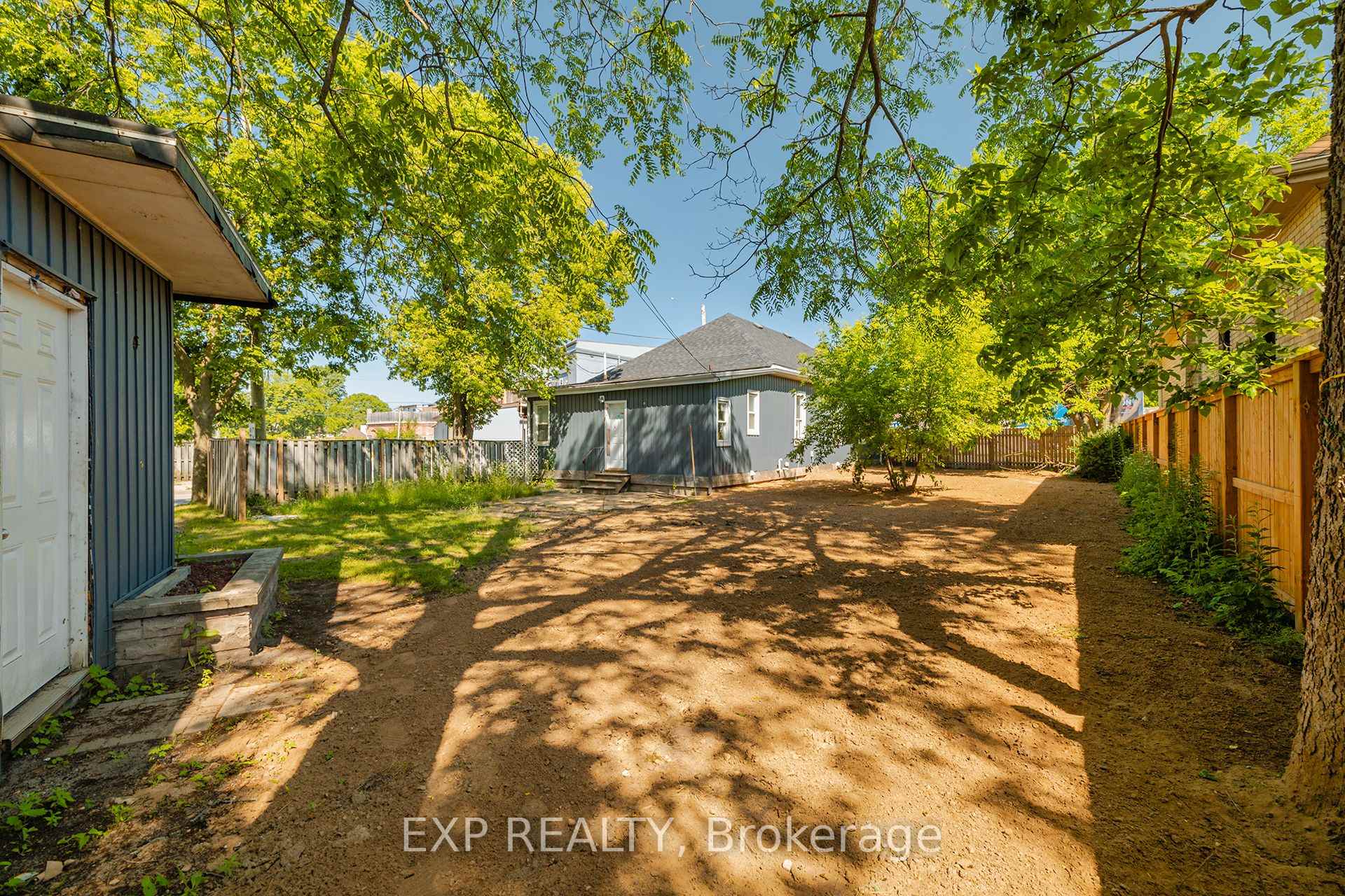 Photo 15 of 445 Hamilton Road, London, East L — HOMEH