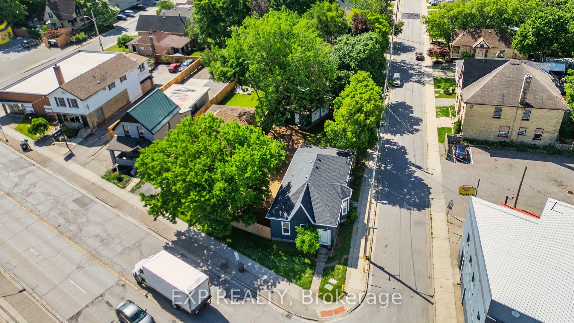 Photo 17 of 445 Hamilton Road, London, East L — HOMEH