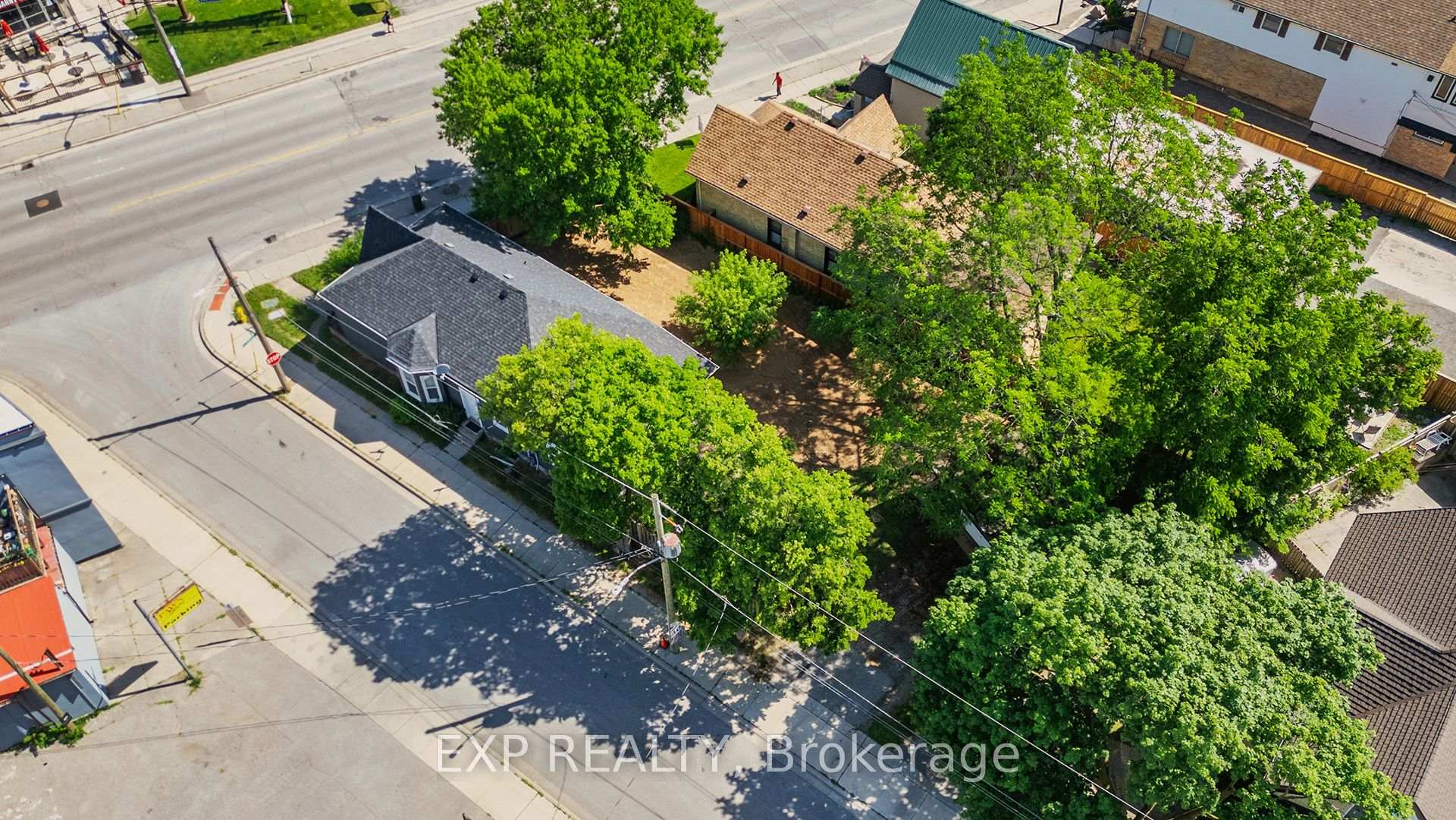 Photo 18 of 445 Hamilton Road, London, East L — HOMEH