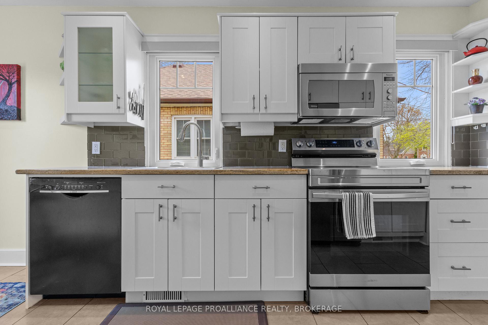Photo 10 of 196 Willingdon Avenue, Kingston, Central City East — HOMEH
