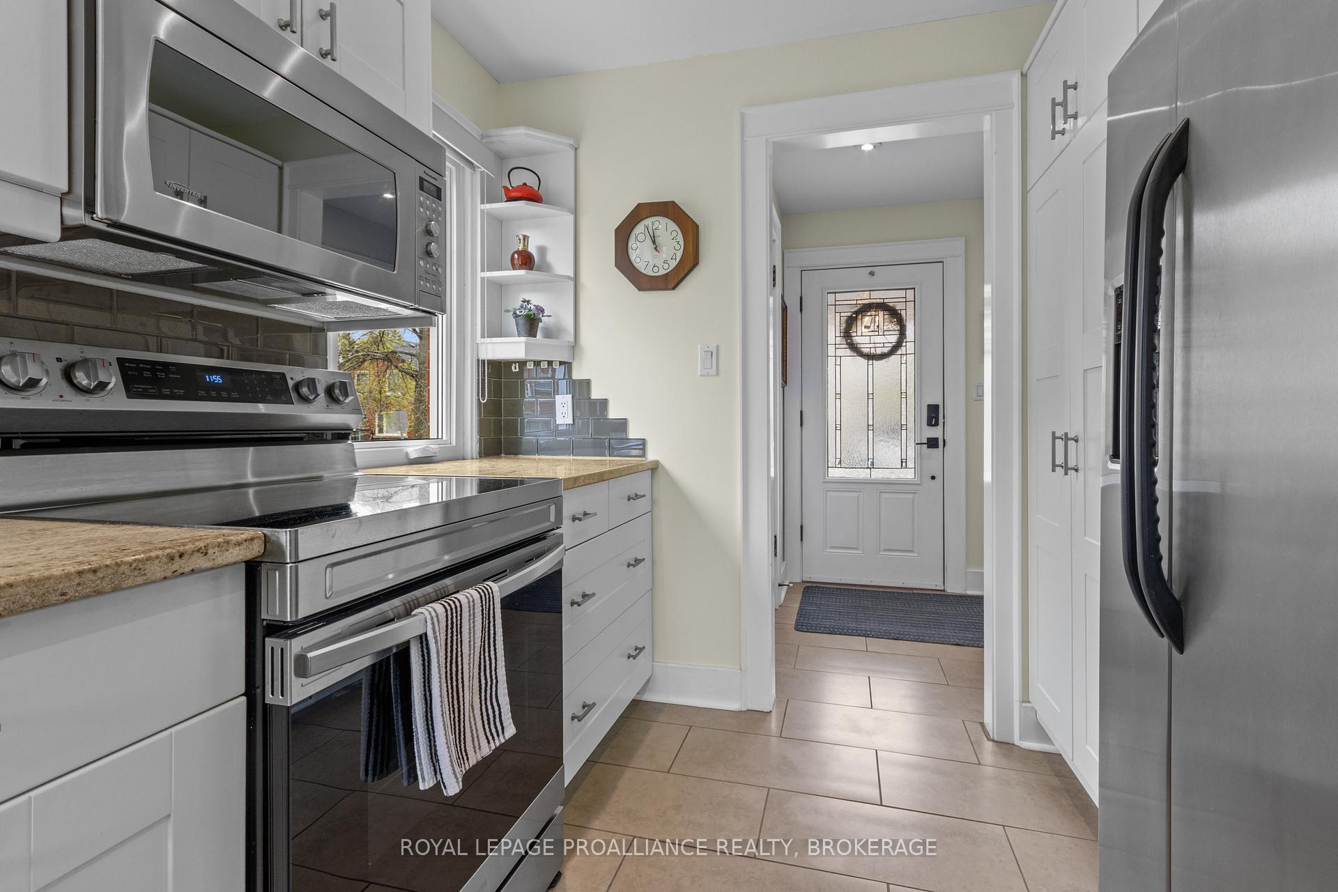 Photo 11 of 196 Willingdon Avenue, Kingston, Central City East — HOMEH