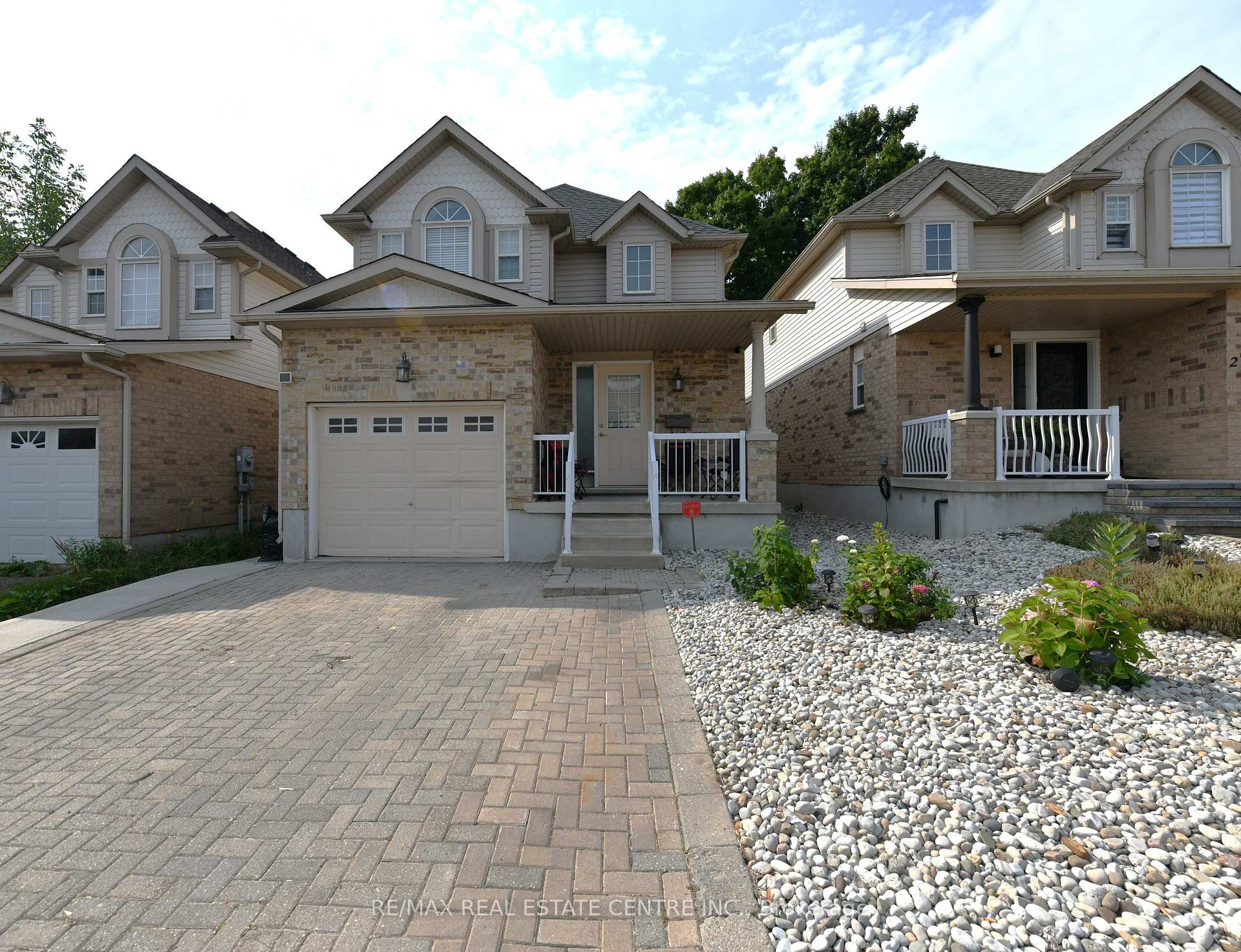 Front of 260 Bridlewreath Street