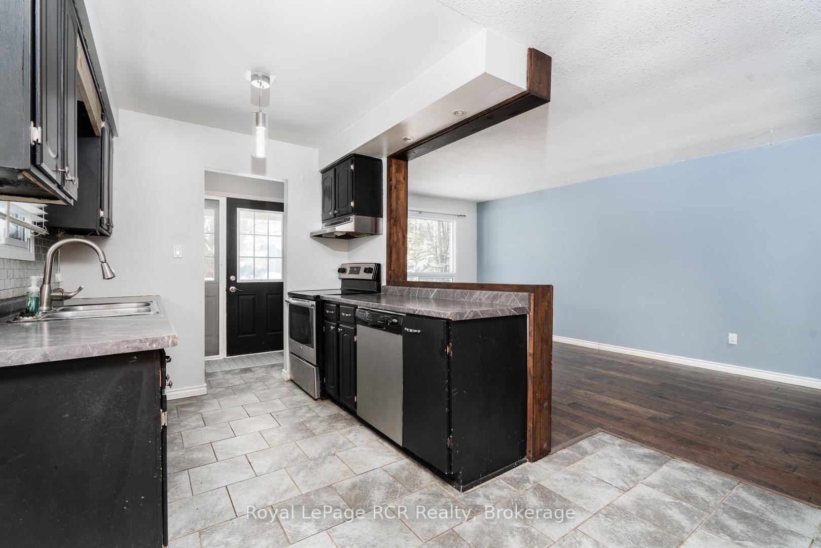 Photo 9 of 672 Kennard Crescent, Kincardine — HOMEH