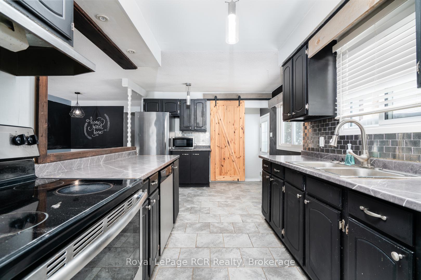 Photo 10 of 672 Kennard Crescent, Kincardine — HOMEH