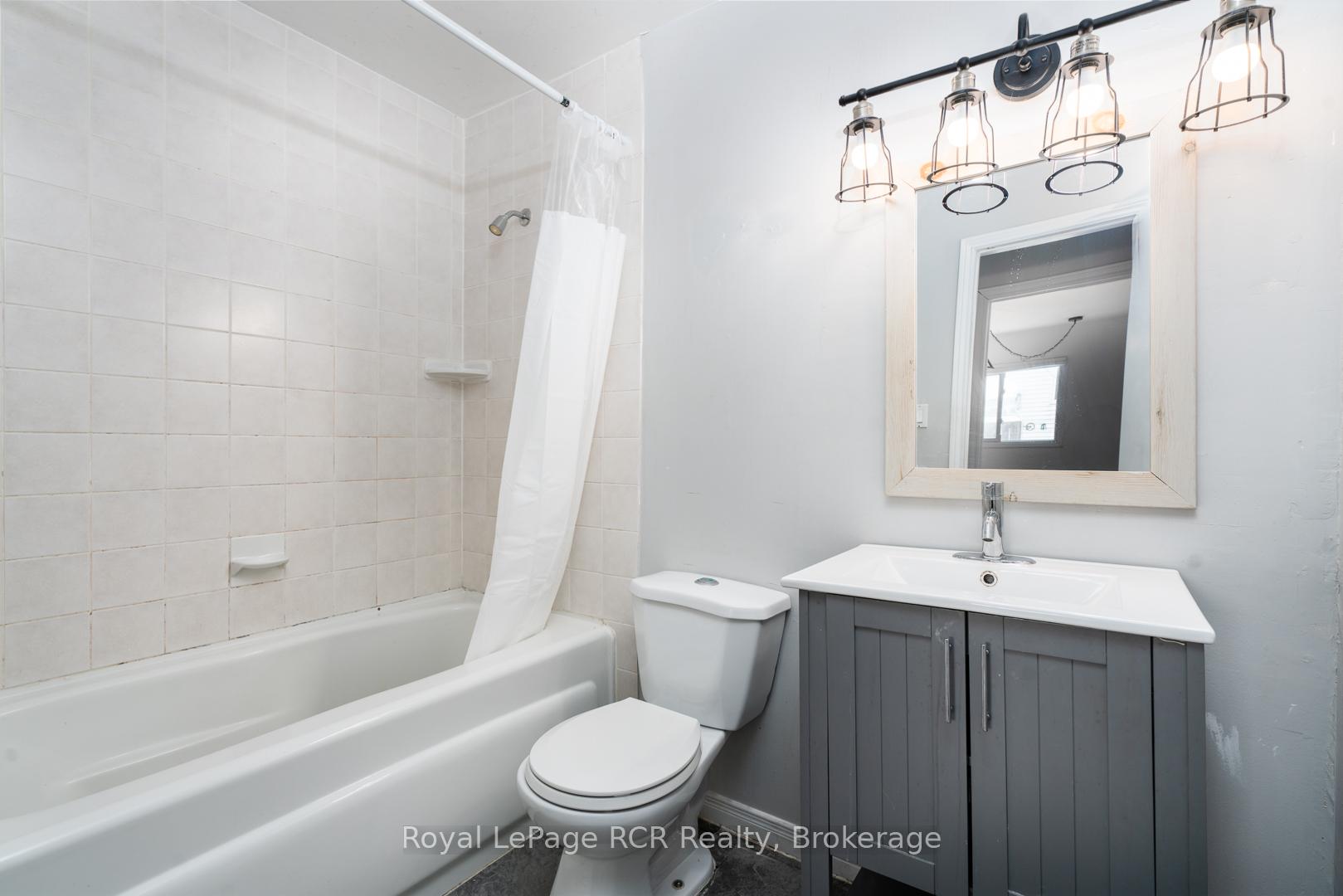 Photo 14 of 672 Kennard Crescent, Kincardine — HOMEH
