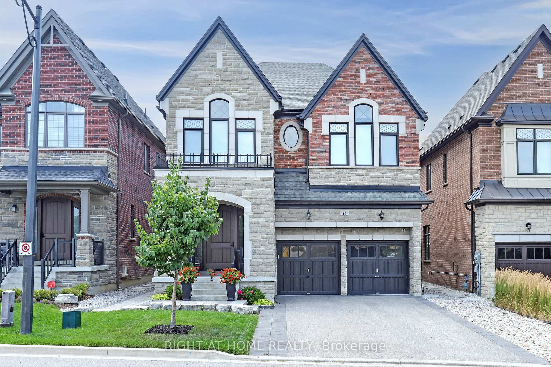 Photo 1 of 12 King Boulevard, King, King City — HOMEH