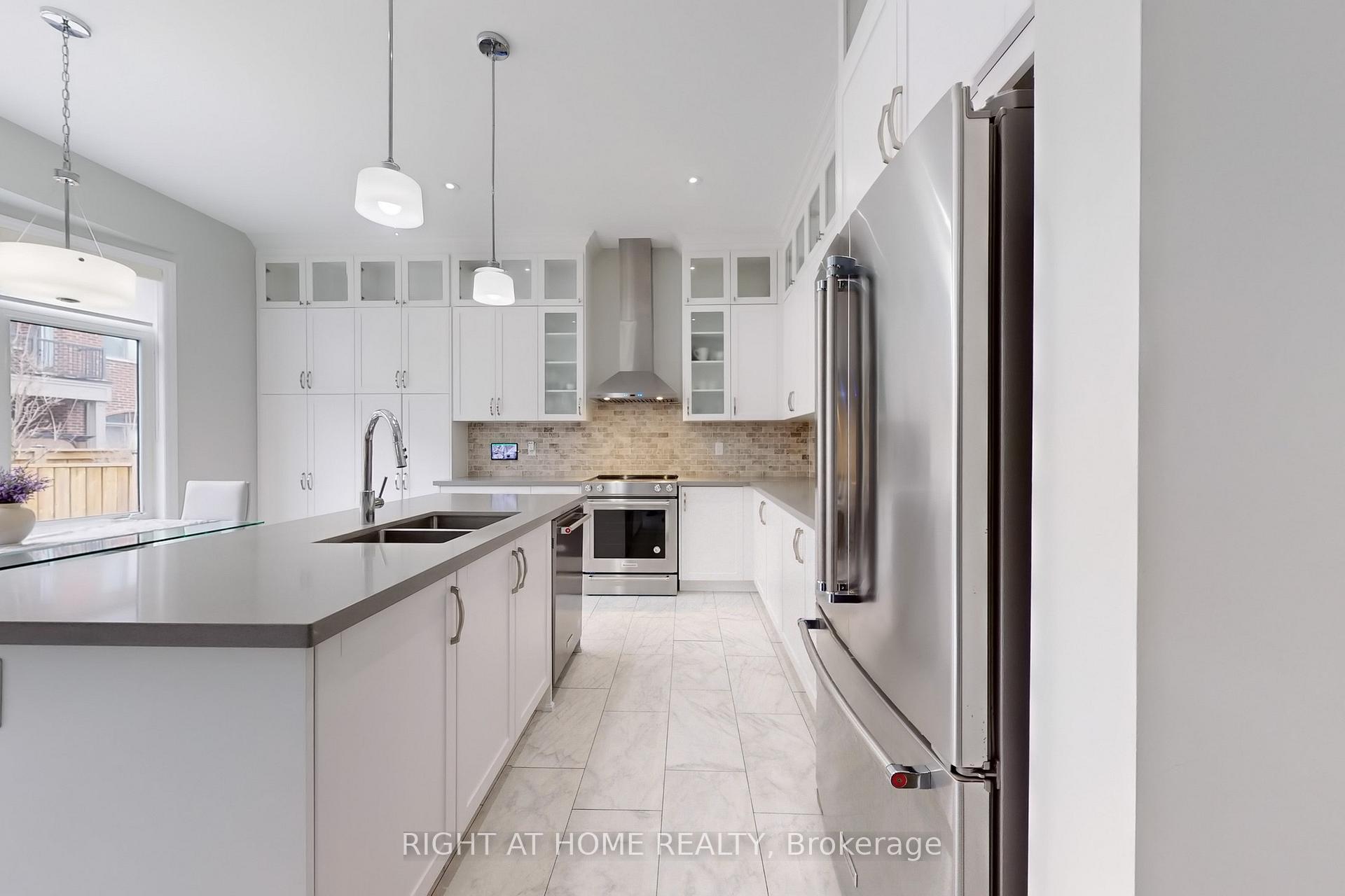 Photo 13 of 12 King Boulevard, King, King City — HOMEH
