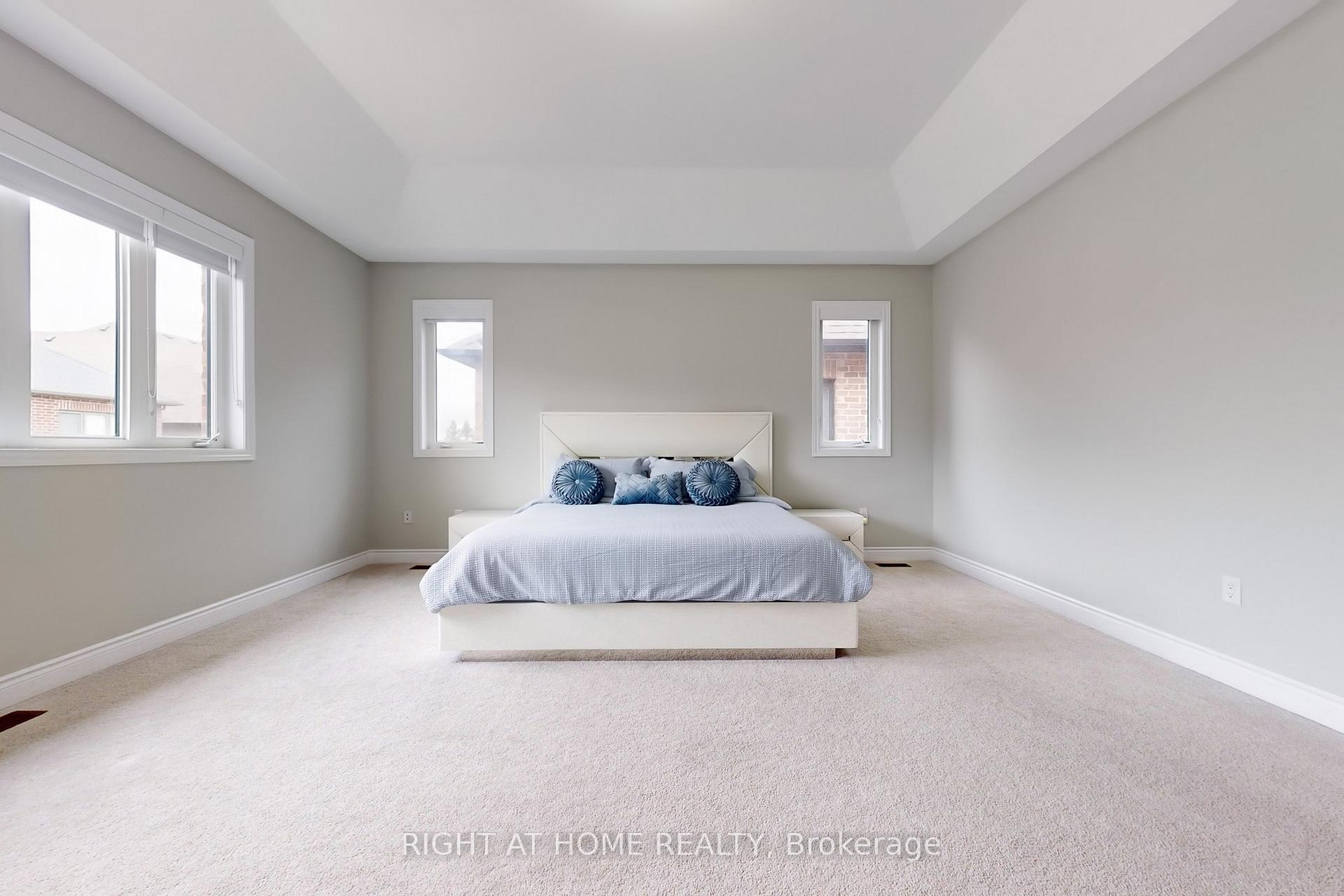 Photo 19 of 12 King Boulevard, King, King City — HOMEH