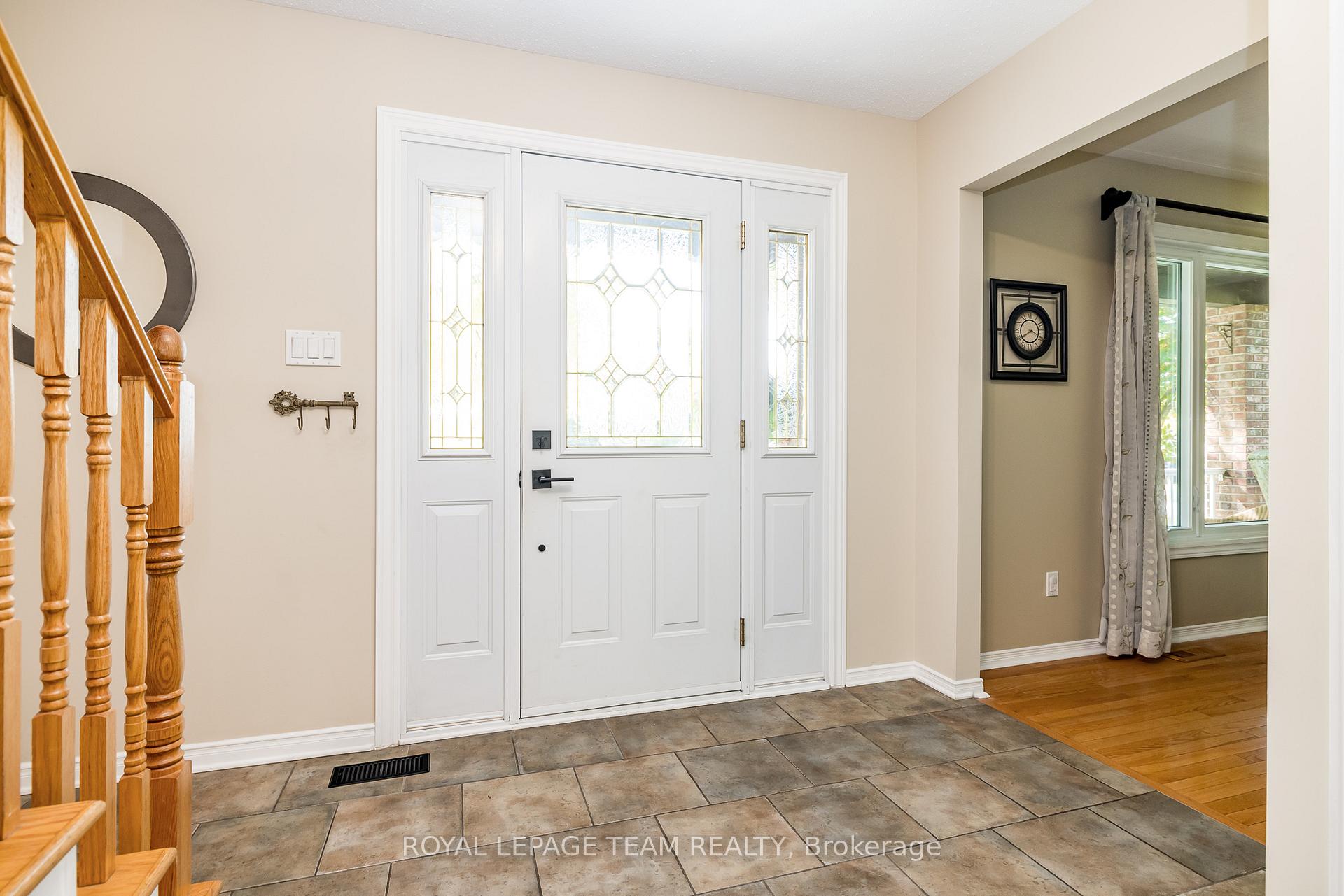 Photo 8 of 5239 Mclean Crescent, Ottawa, Manotick Long Island & Nicholls Island — HOMEH